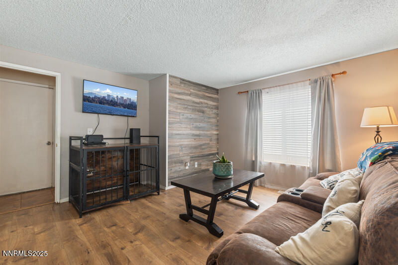 6715 Canoe Hill Drive Property Photo 8