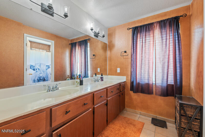 6715 Canoe Hill Drive Property Photo 14