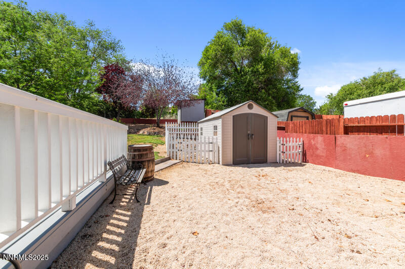 6715 Canoe Hill Drive Property Photo 21