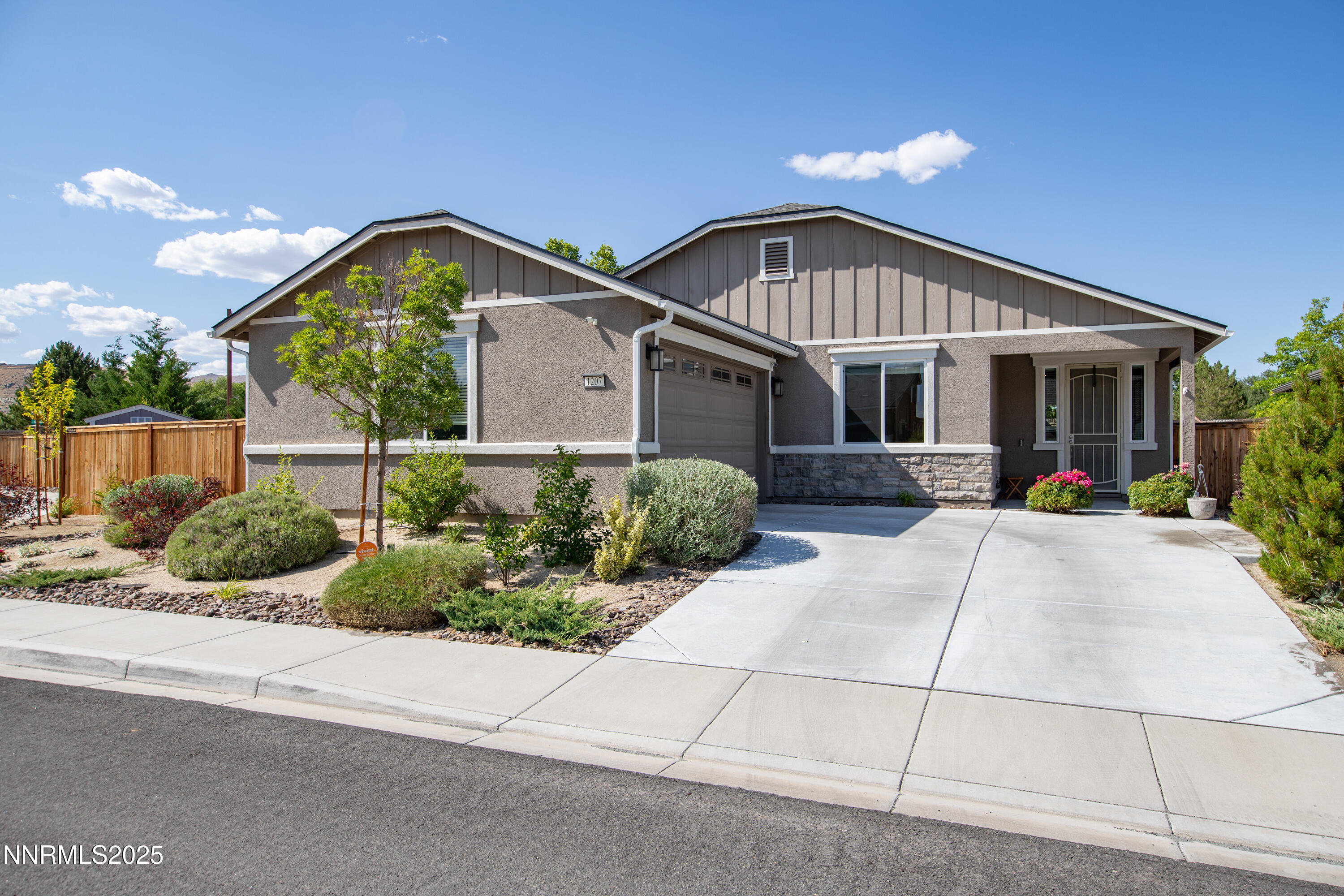 1207 Silver Coyote Drive Property Photo 1