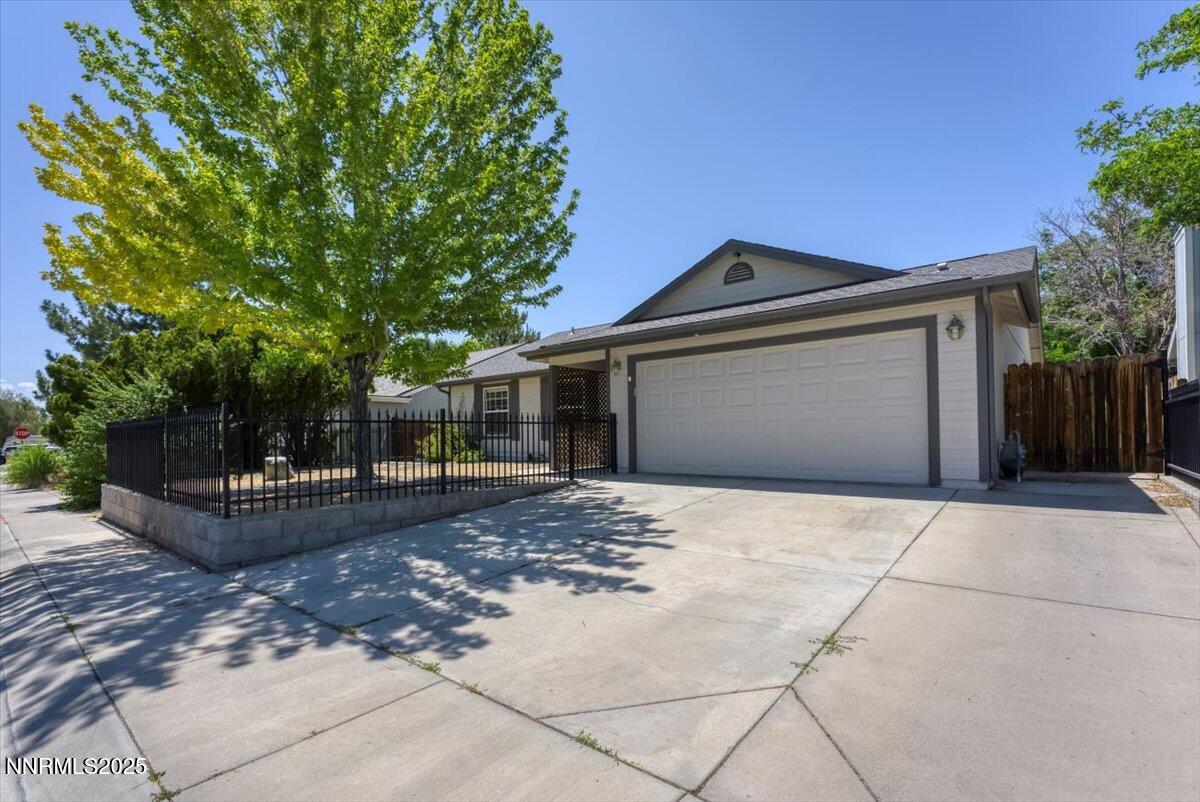 539 Rawe Peak Drive Property Photo 2