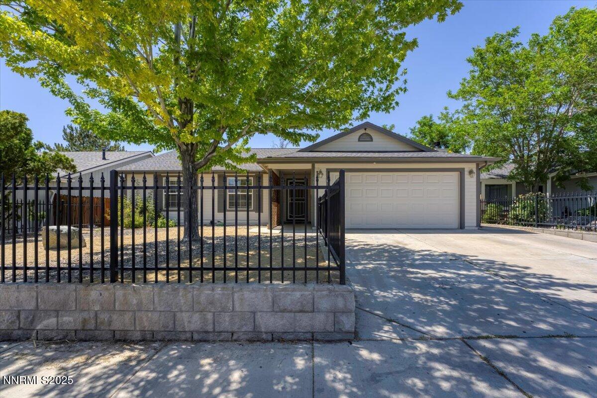 539 Rawe Peak Drive Property Photo 3