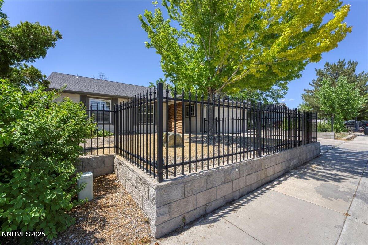 539 Rawe Peak Drive Property Photo 4