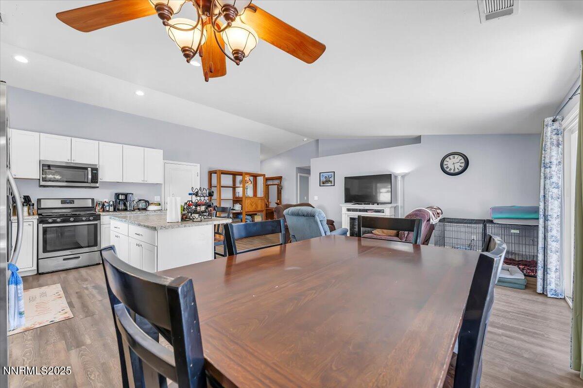 539 Rawe Peak Drive Property Photo 14