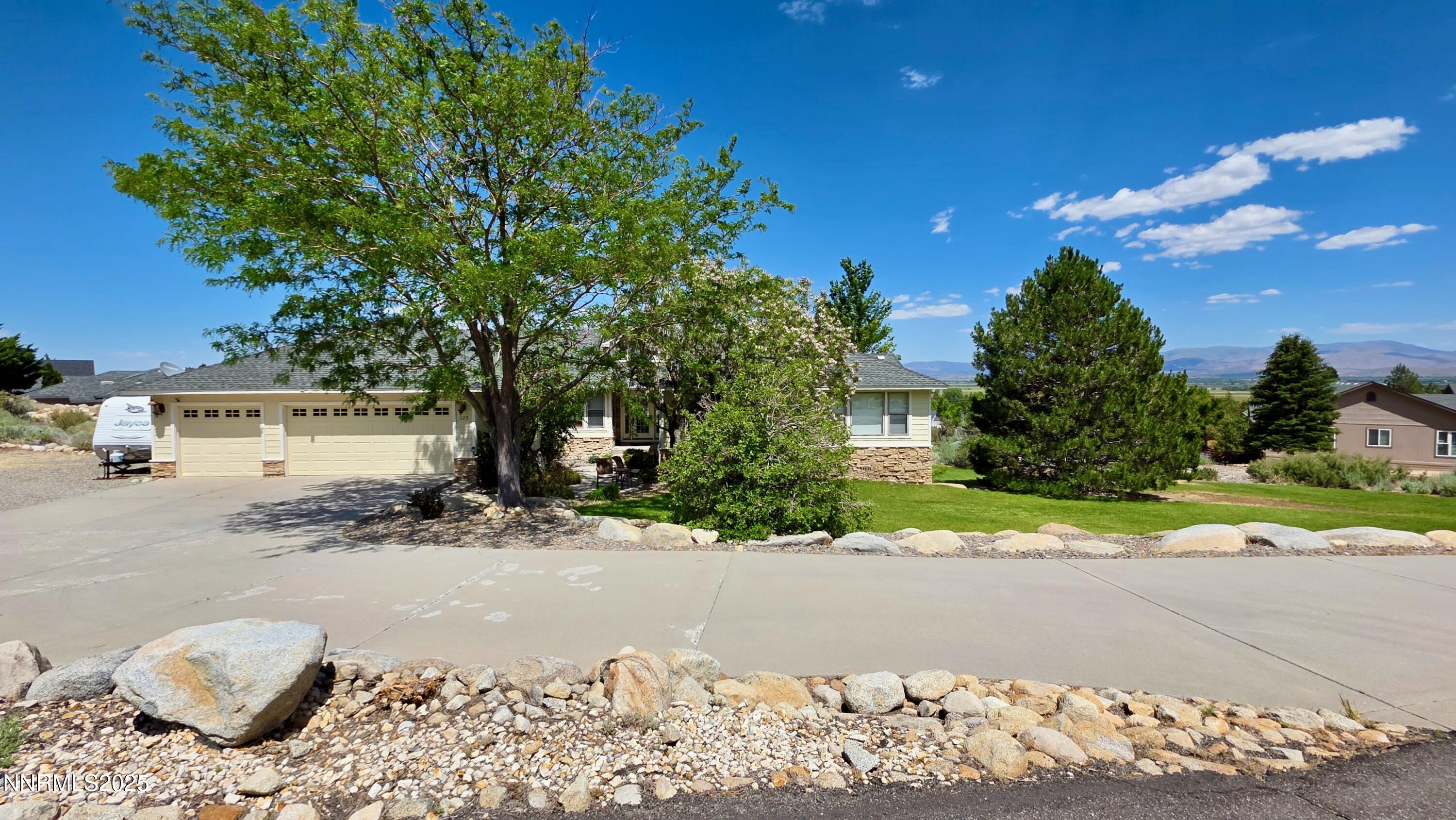 220 Sierra Shadows Lane Property Photo 1