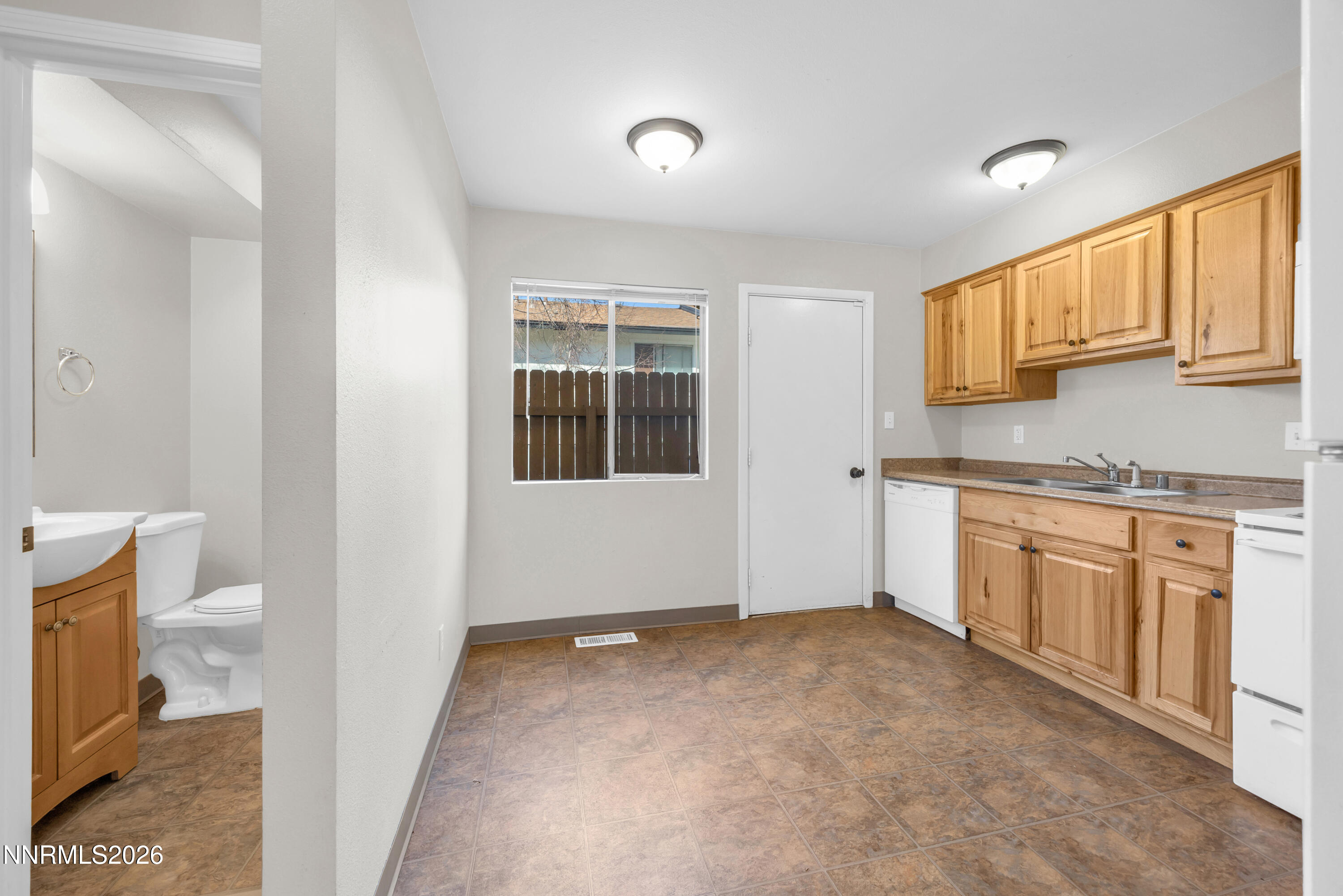 1414 E 9th Street Unit 4 Property Photo 6