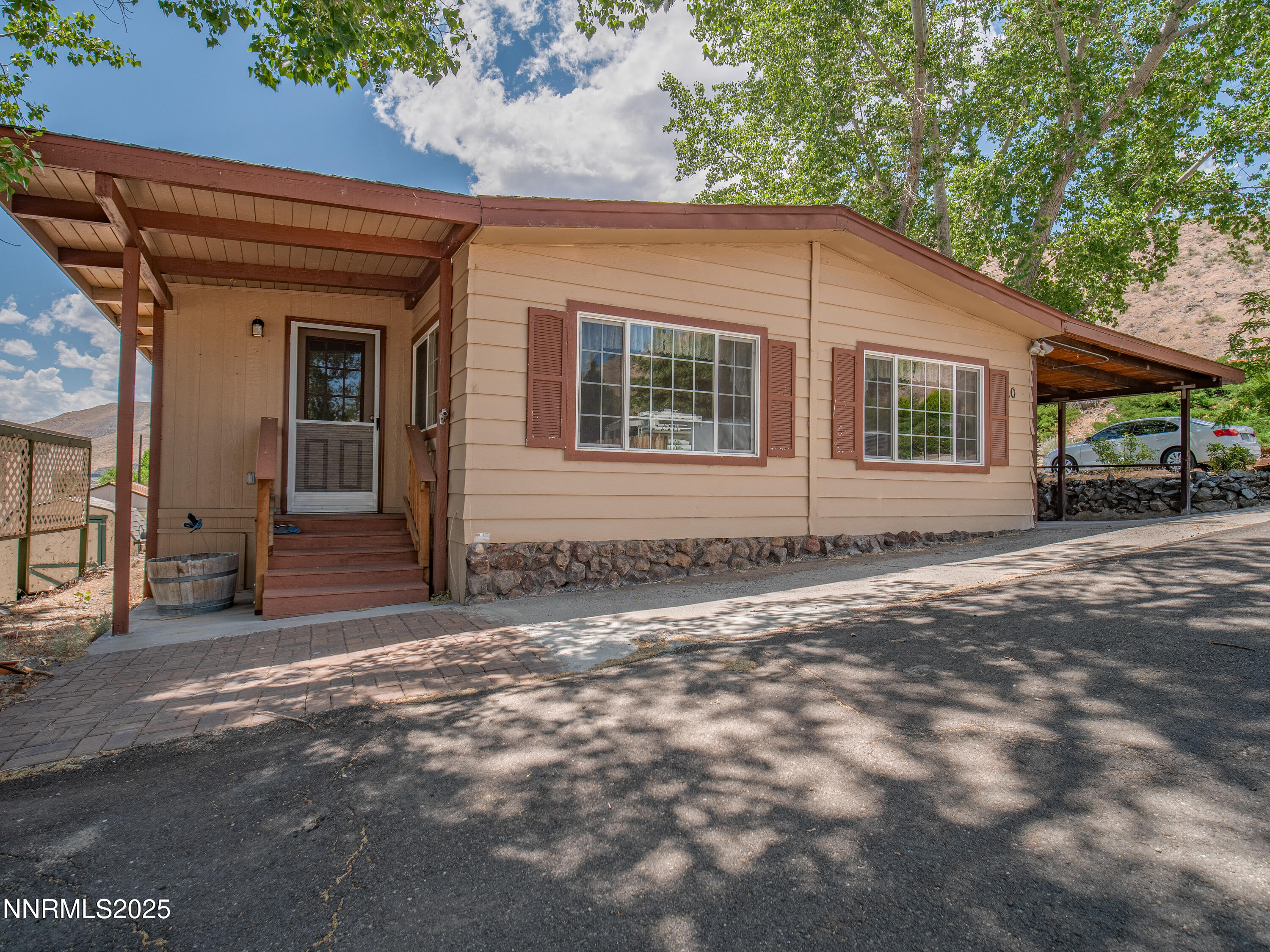 119962 Us Highway 395 Property Photo 1