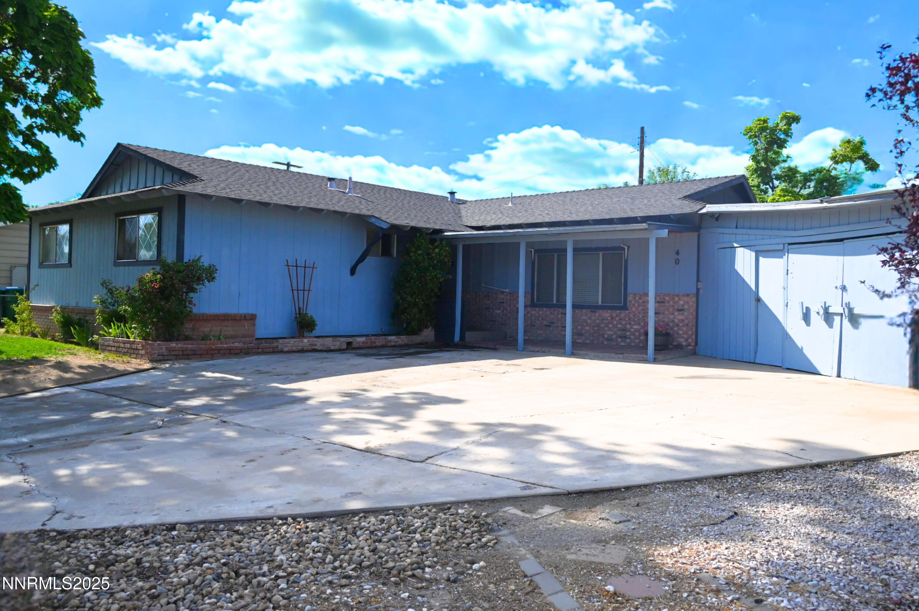40 Sheridan Way Property Photo 1