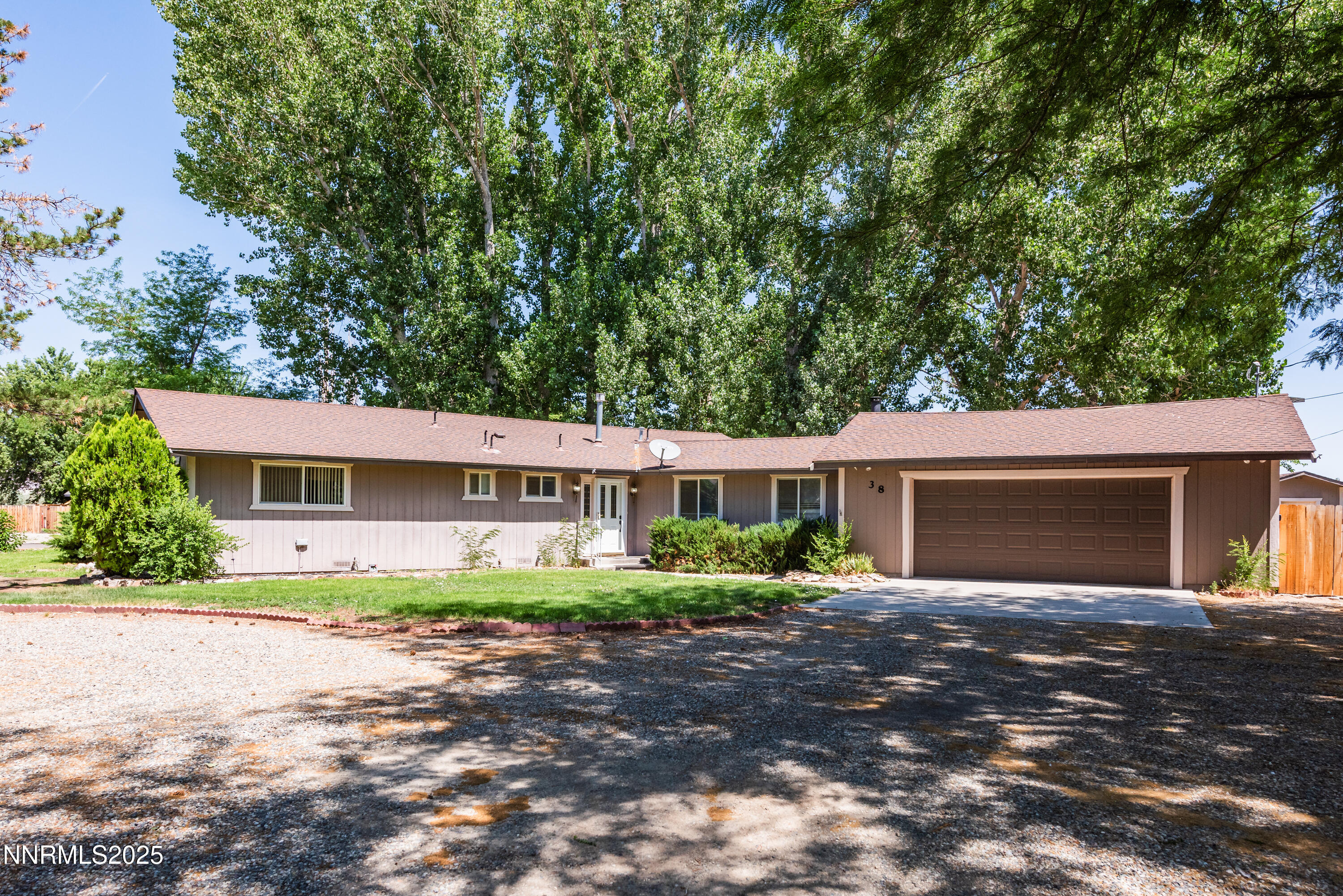 38 Willow Drive Property Photo 1