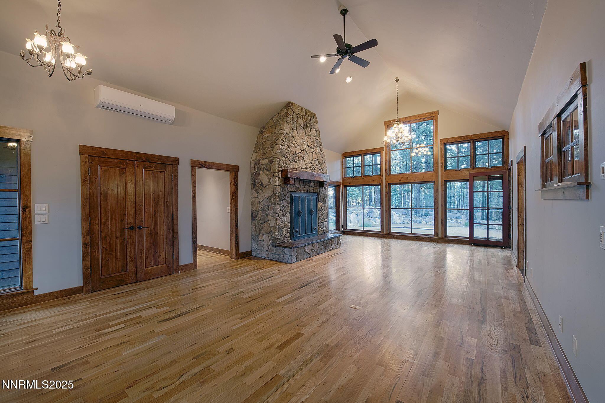 16555 Evergreen Hills Drive Property Photo 14