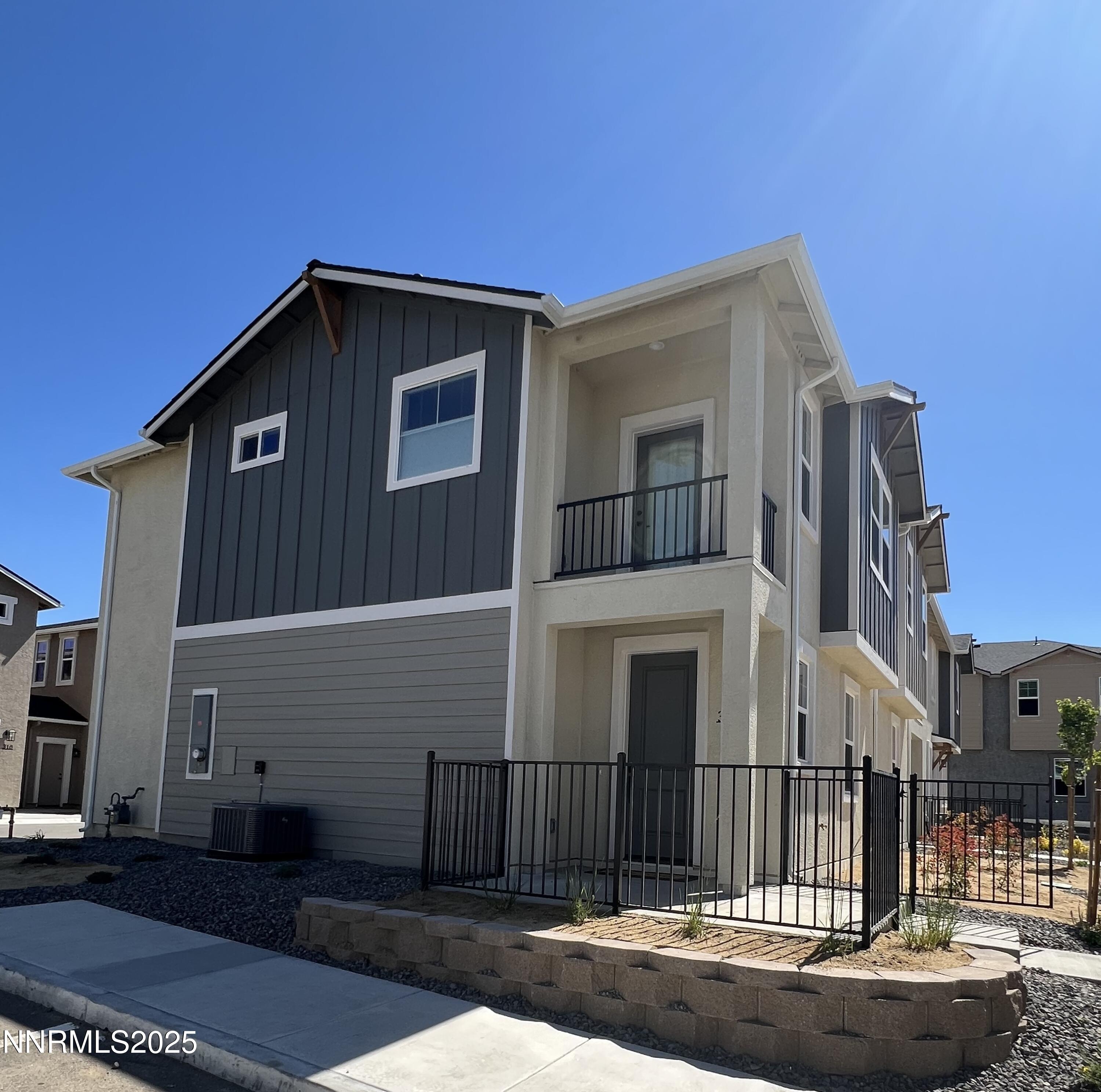 451 Blackbird Lane Property Photo 1