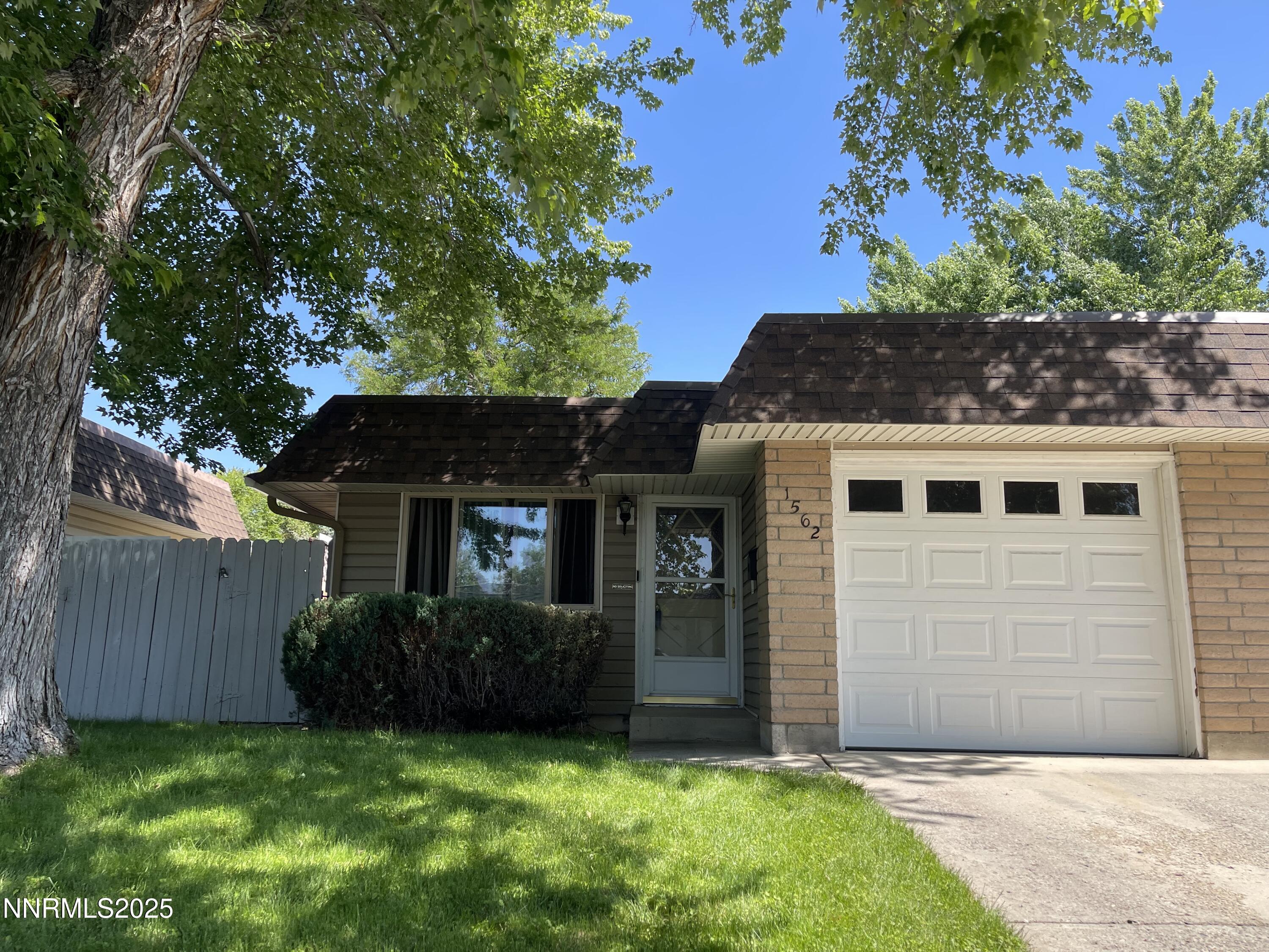 1562 Gault Way Property Photo 1