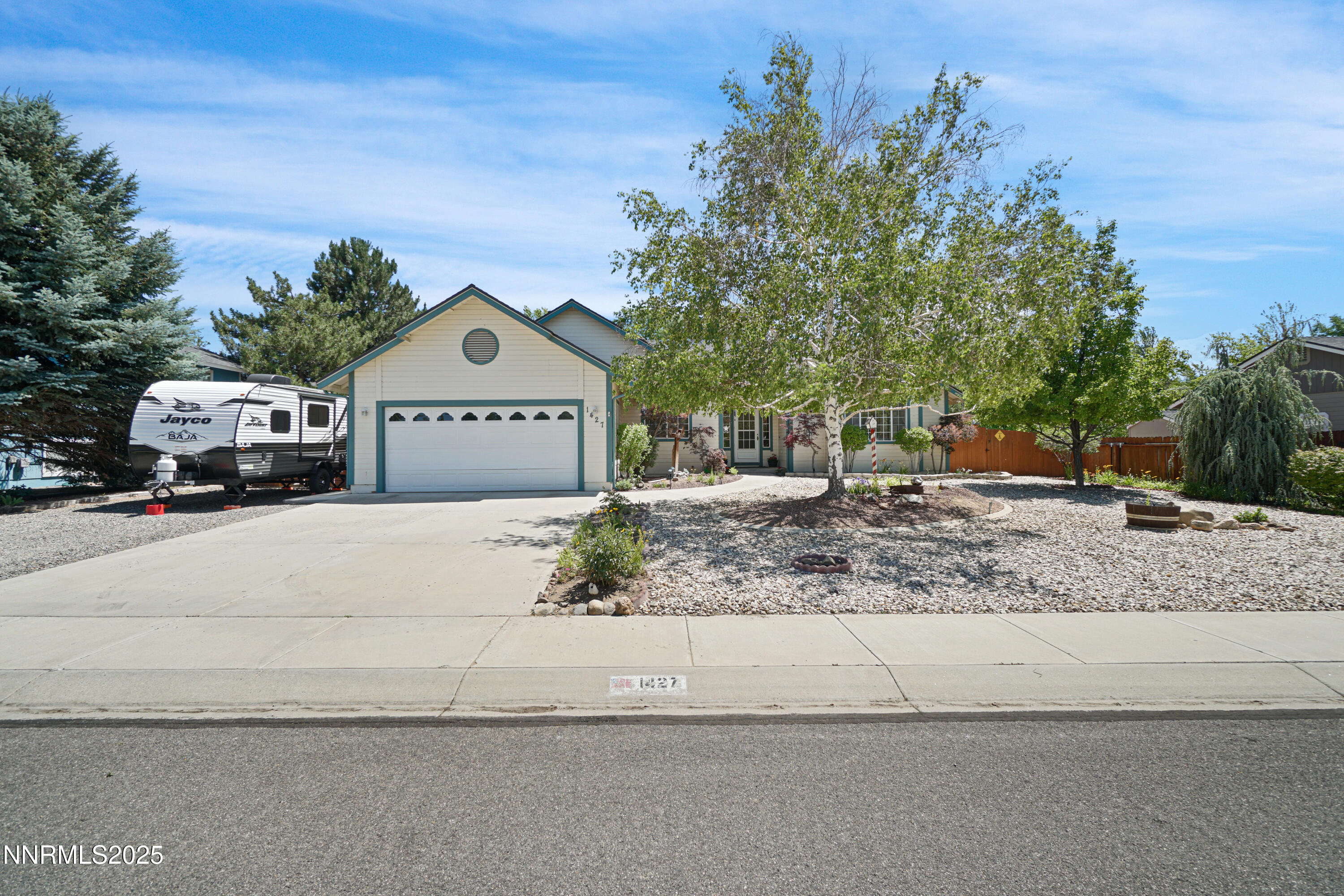 1427 Shasta Drive Property Photo 1
