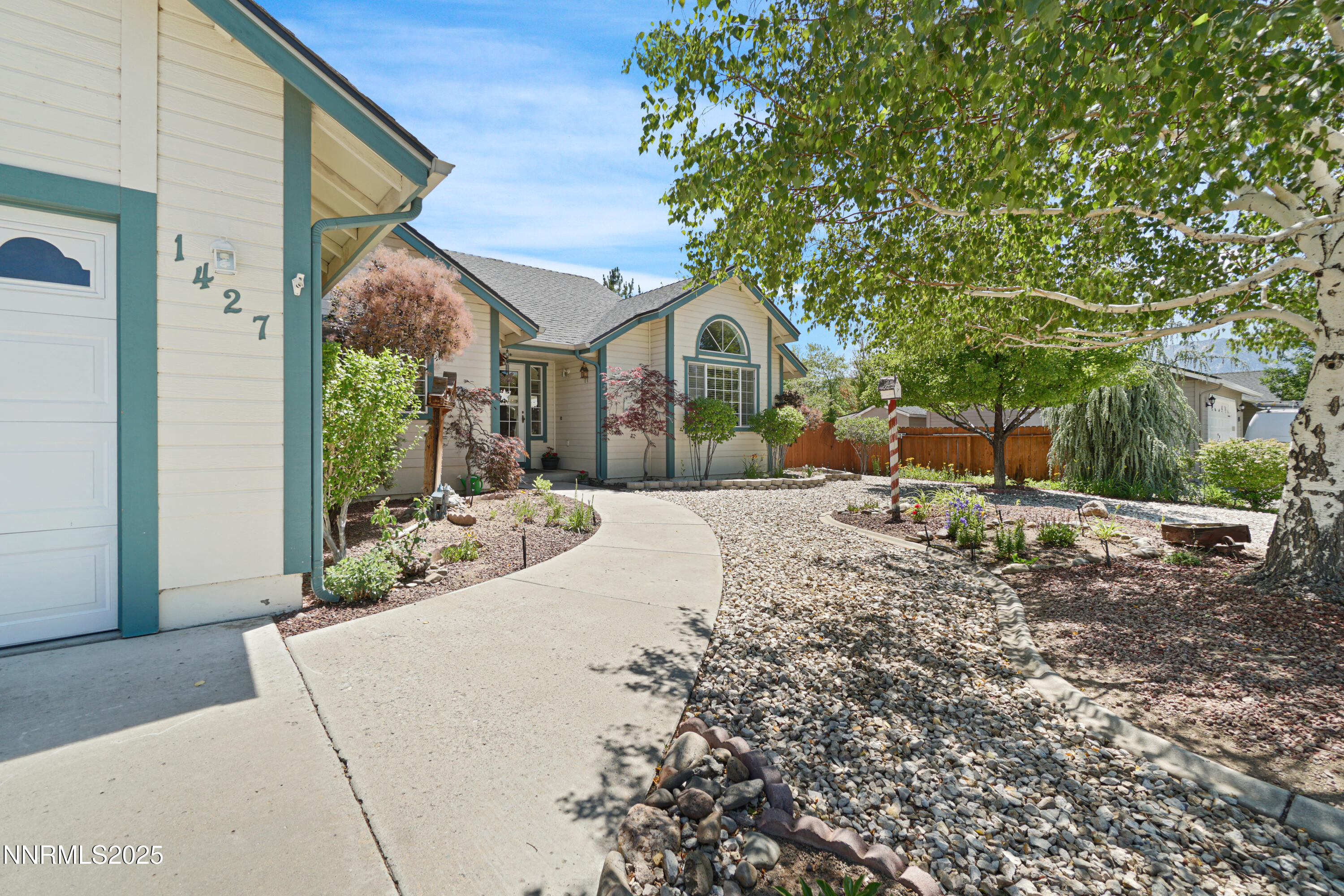 1427 Shasta Drive Property Photo 3