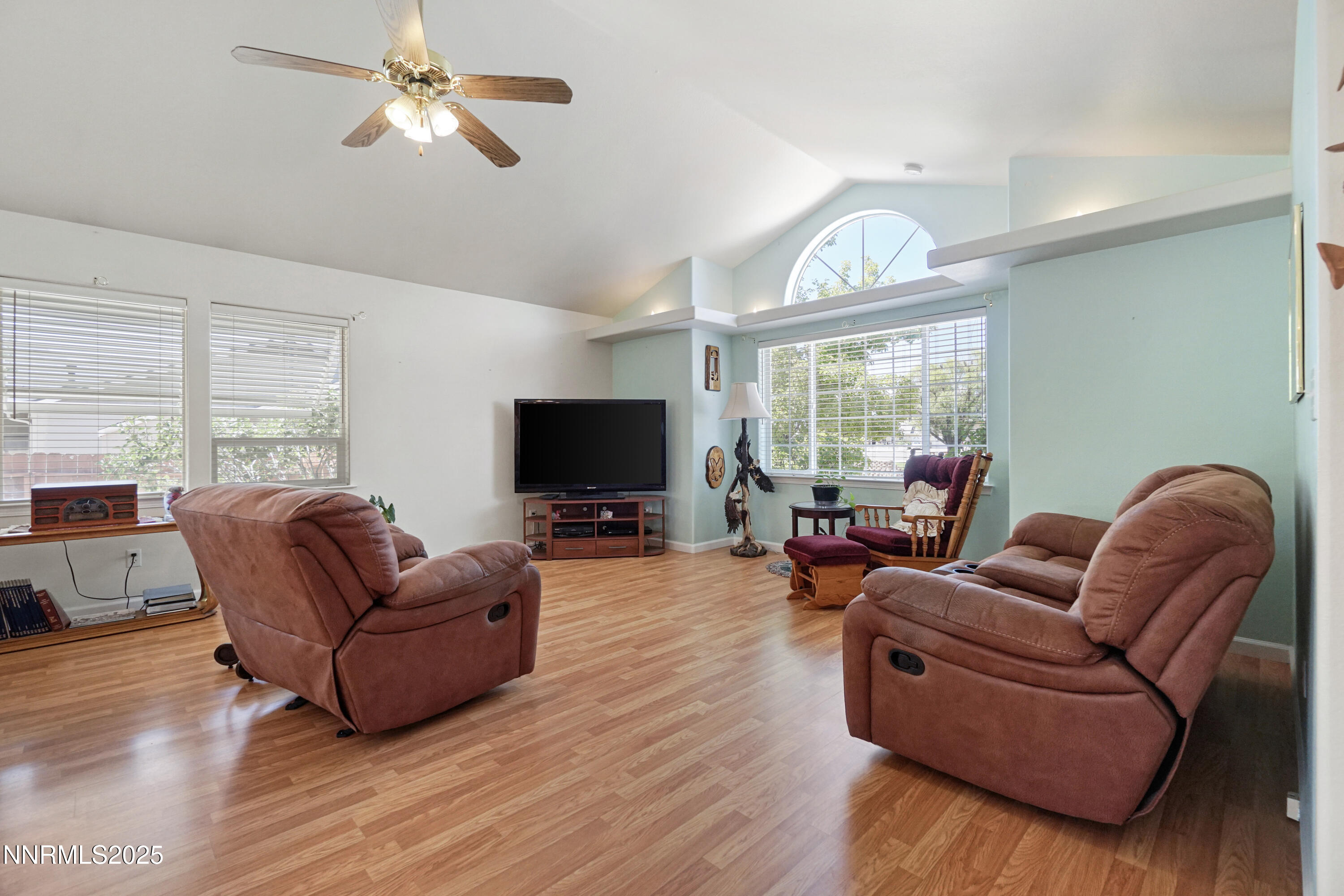 1427 Shasta Drive Property Photo 5