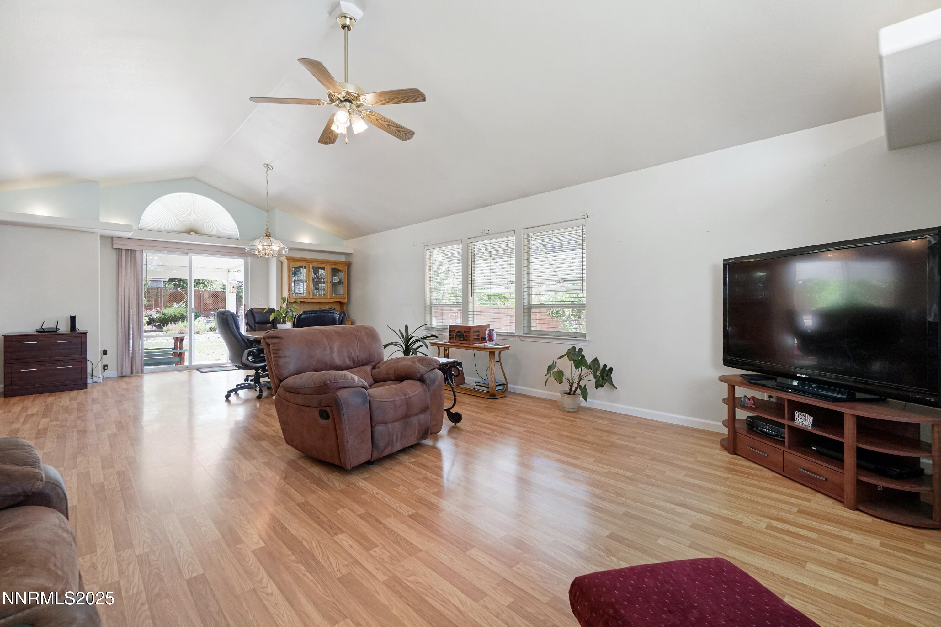 1427 Shasta Drive Property Photo 6