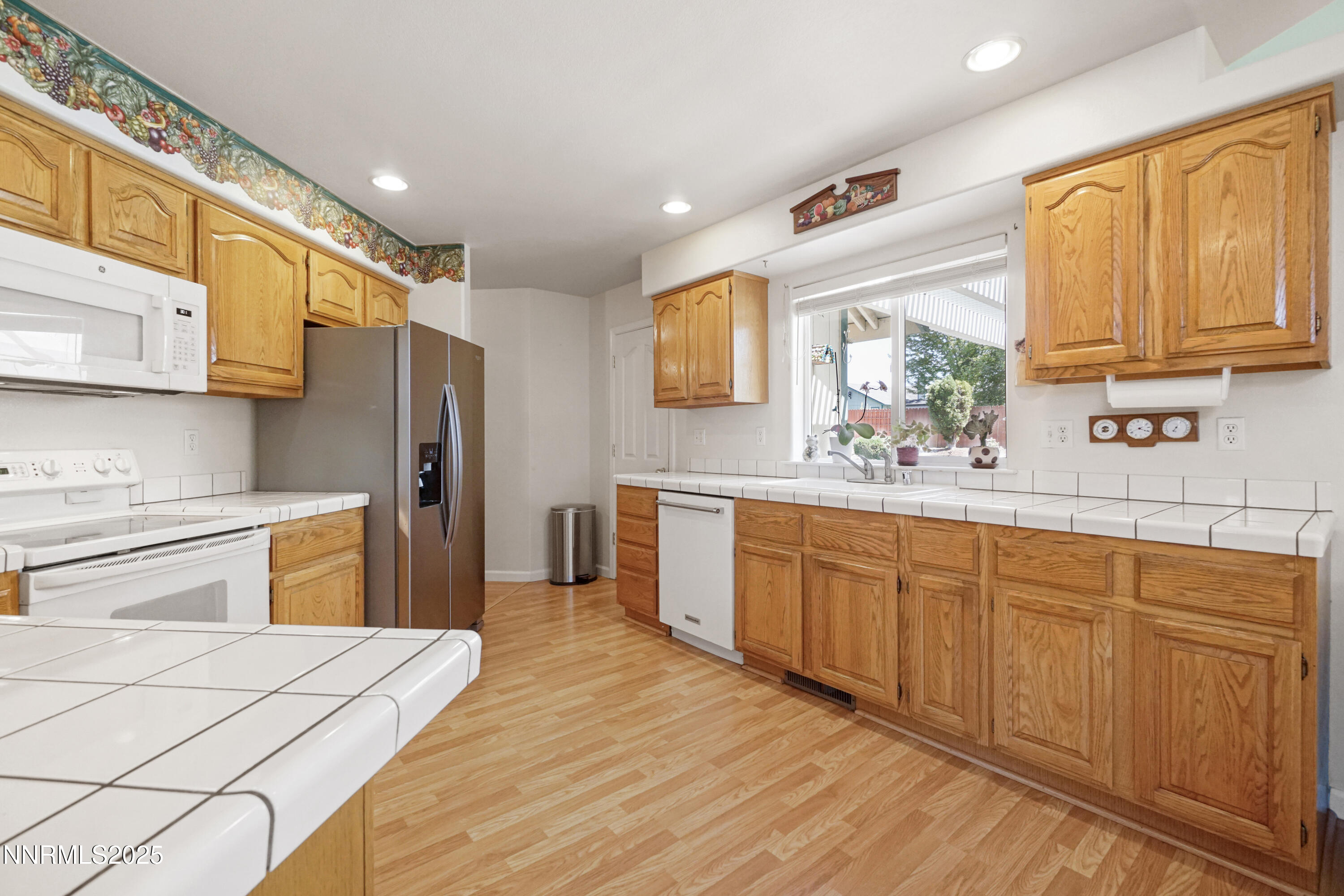 1427 Shasta Drive Property Photo 10