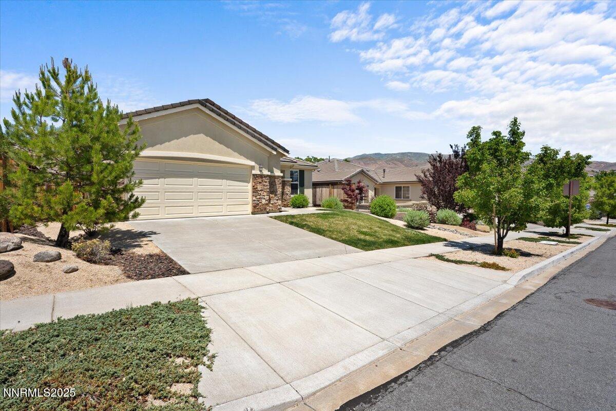 9225 Sassafras Trail Property Photo 2