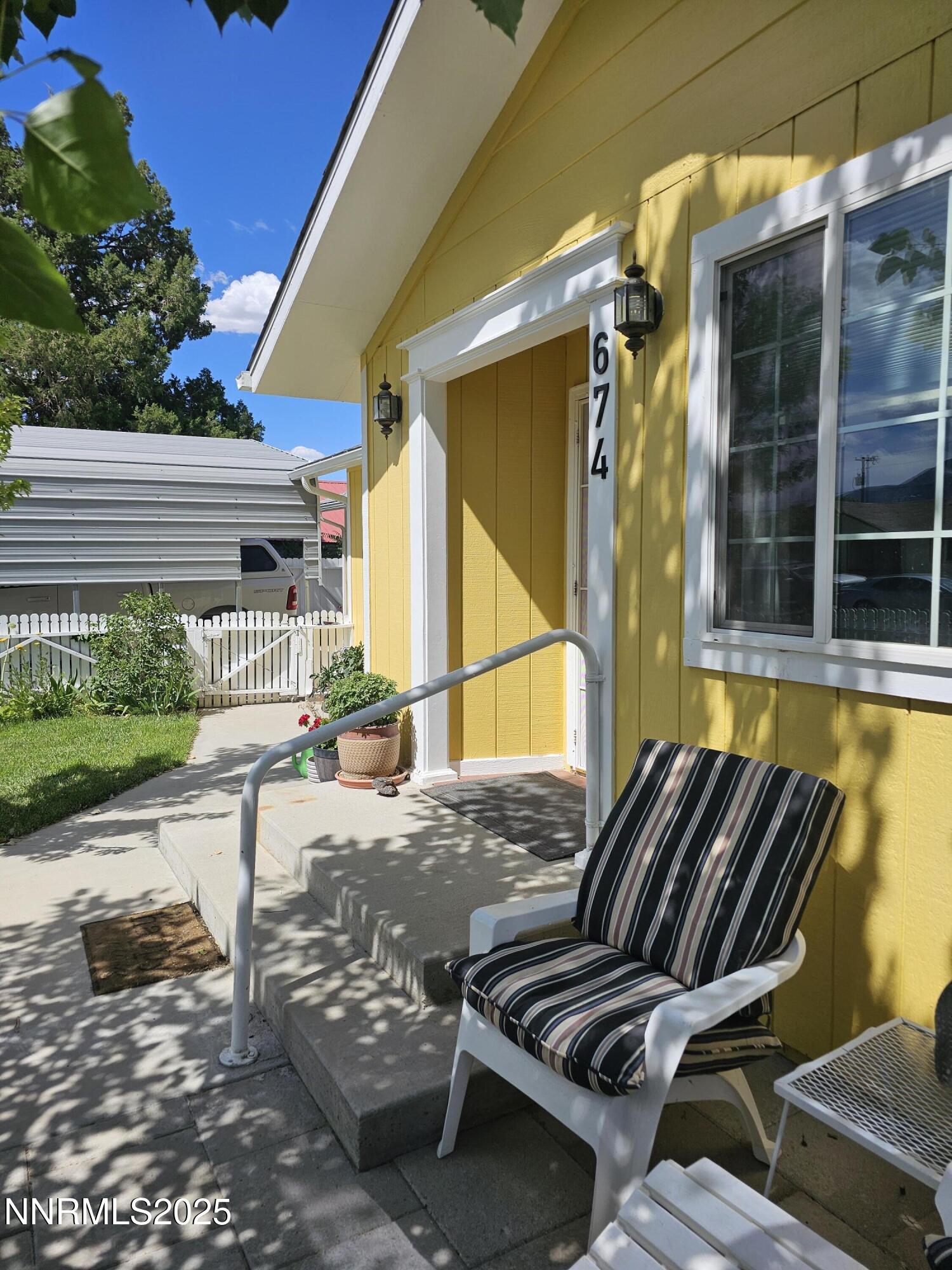 674 B Street Property Photo 4