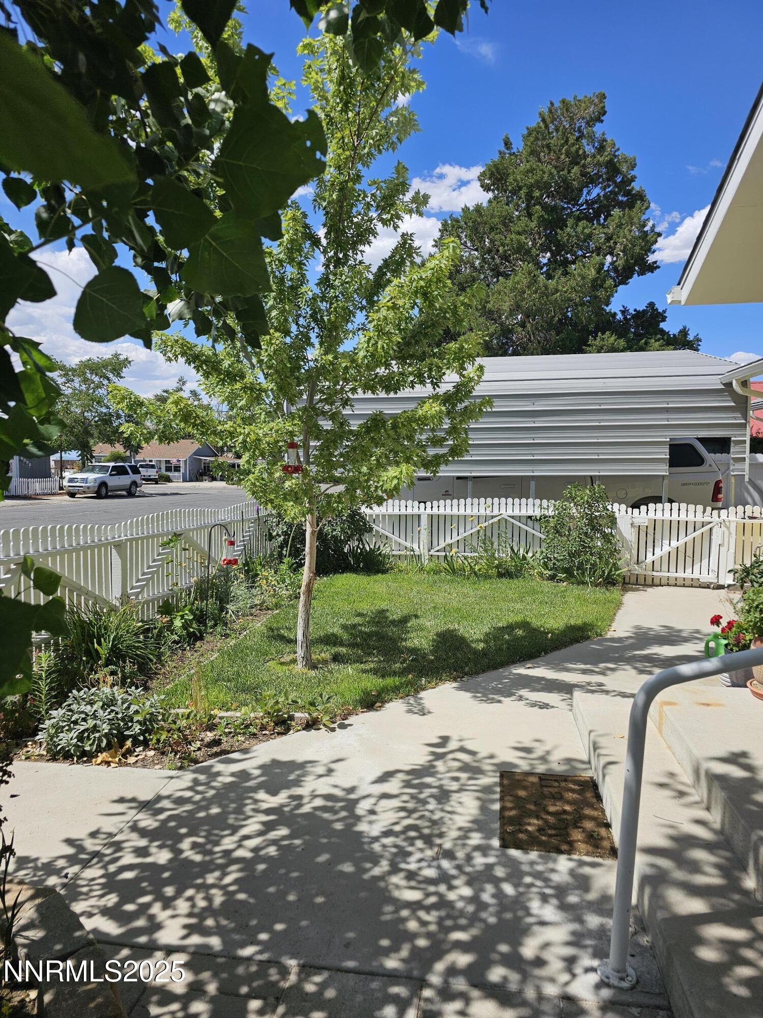 674 B Street Property Photo 6
