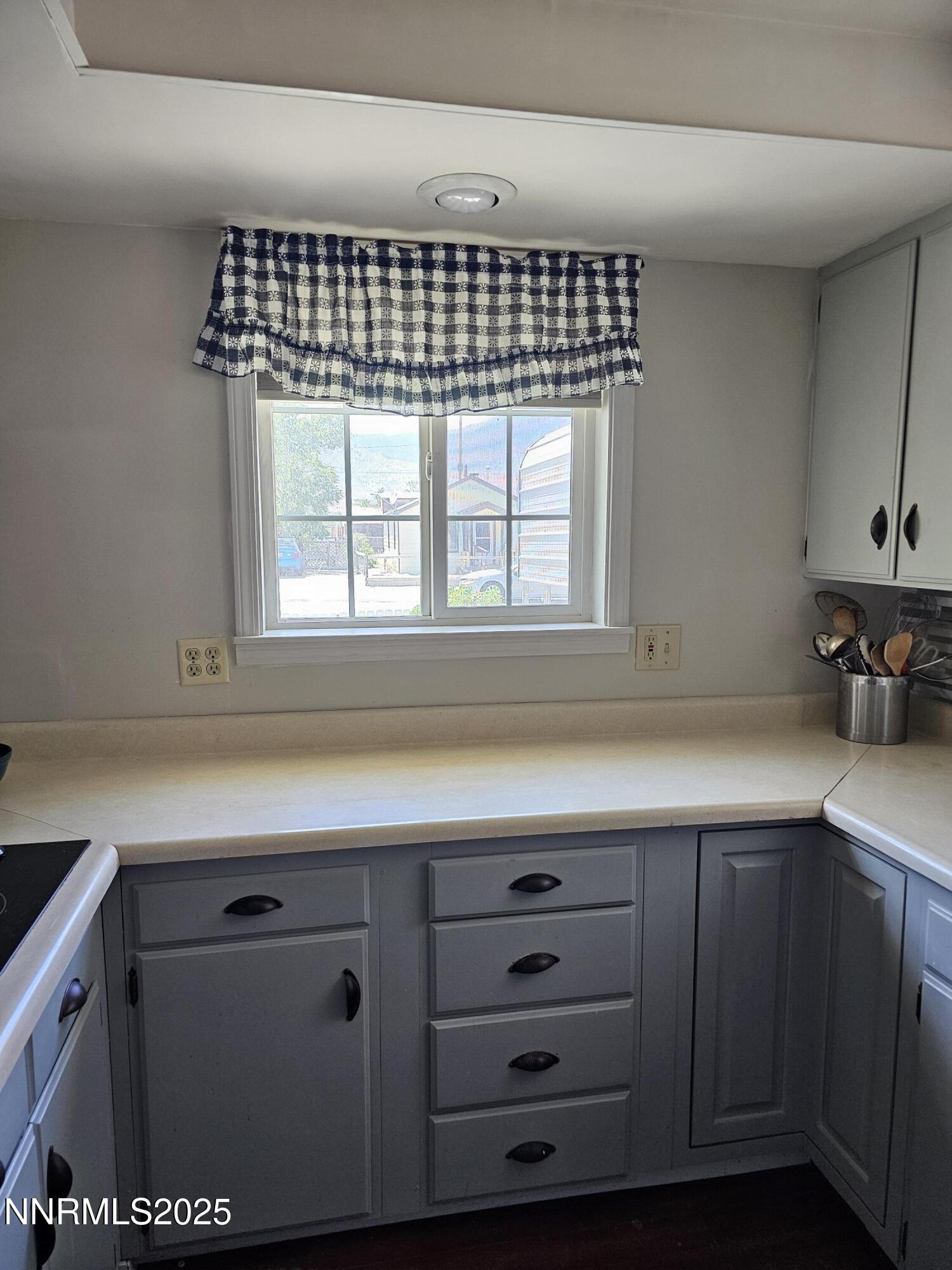 674 B Street Property Photo 18