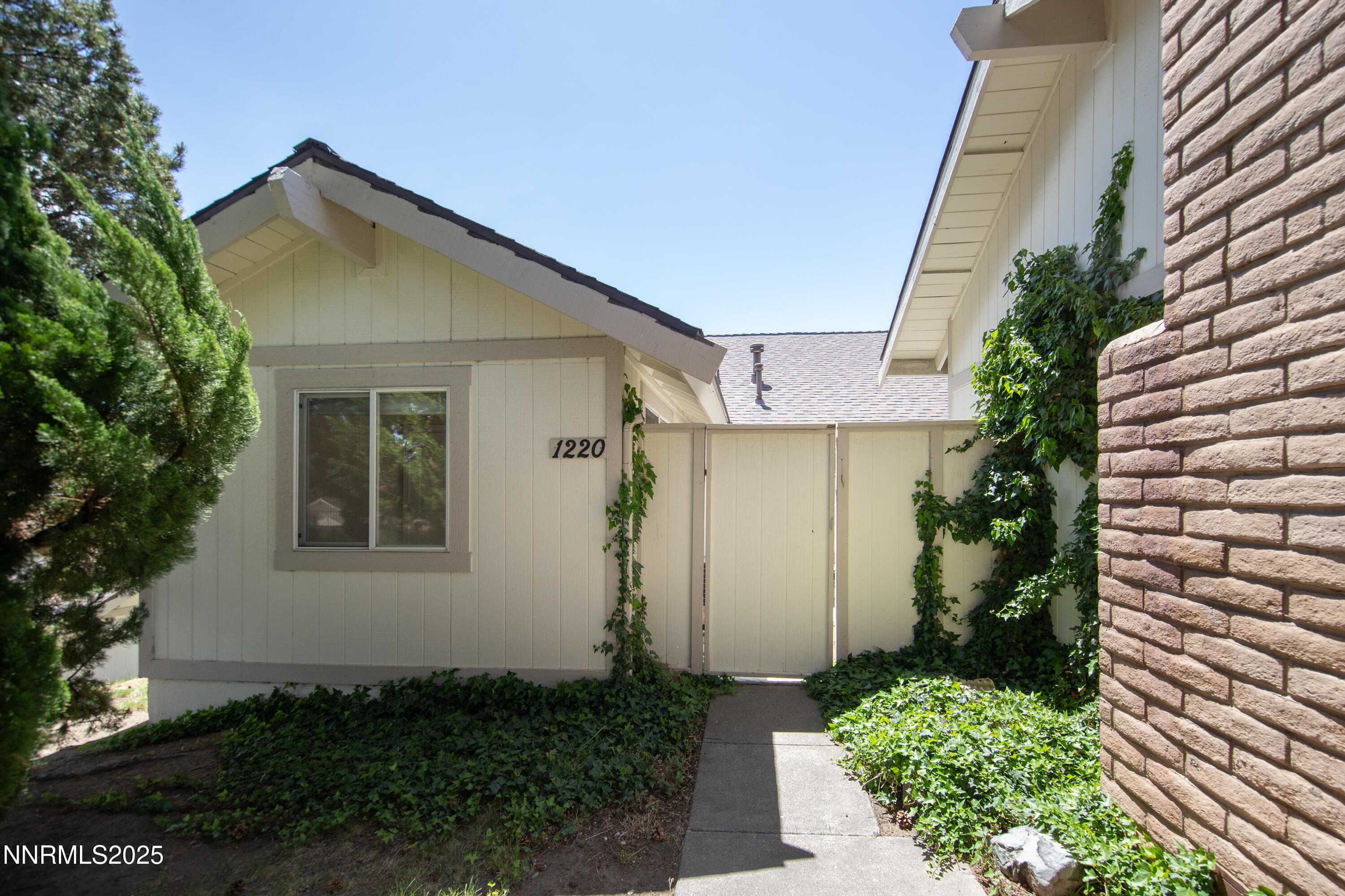 1220 Conway Lane Property Photo 1