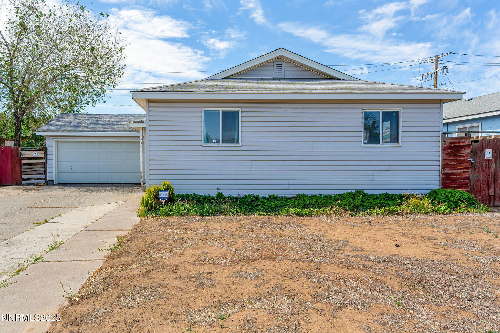 1230 Castle Way Property Photo 1