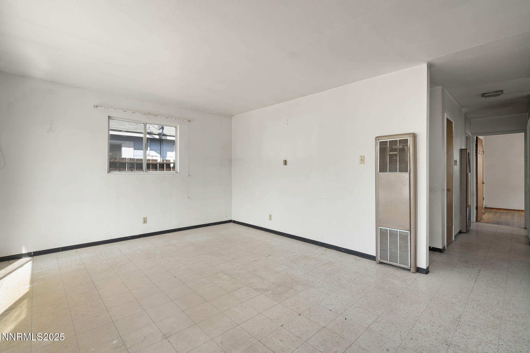 1230 Castle Way Property Photo 3
