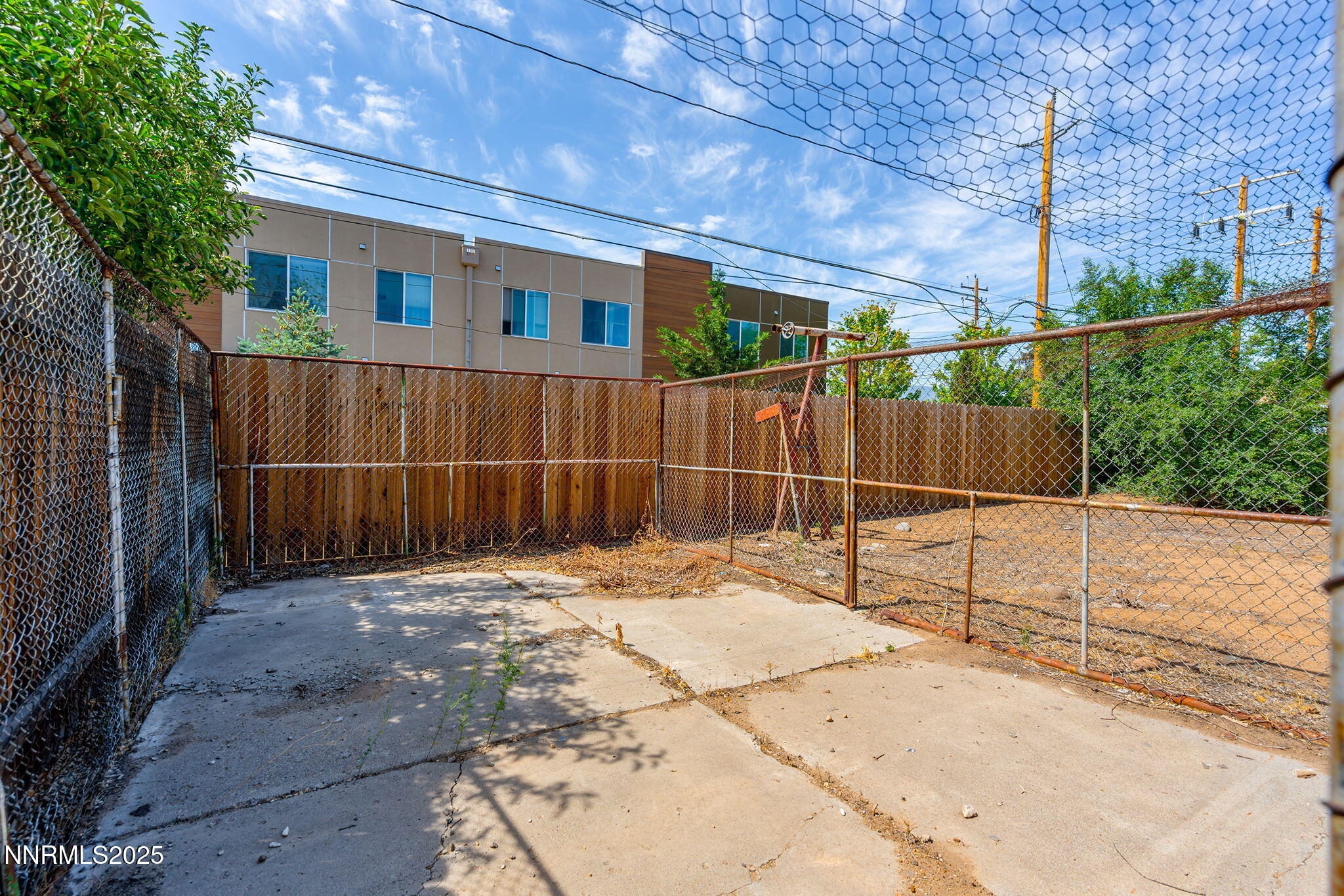 1230 Castle Way Property Photo 13