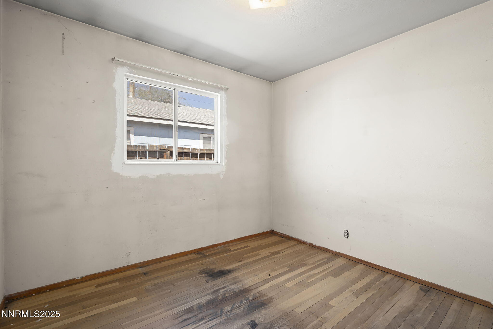 1230 Castle Way Property Photo 16
