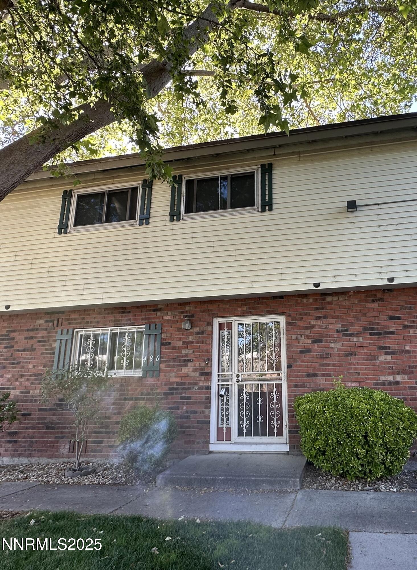 486 Smithridge Park Property Photo 1