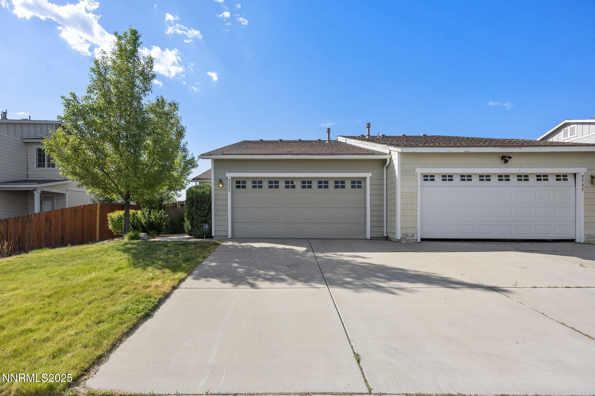 8733 Sunset Breeze Drive Property Photo 1