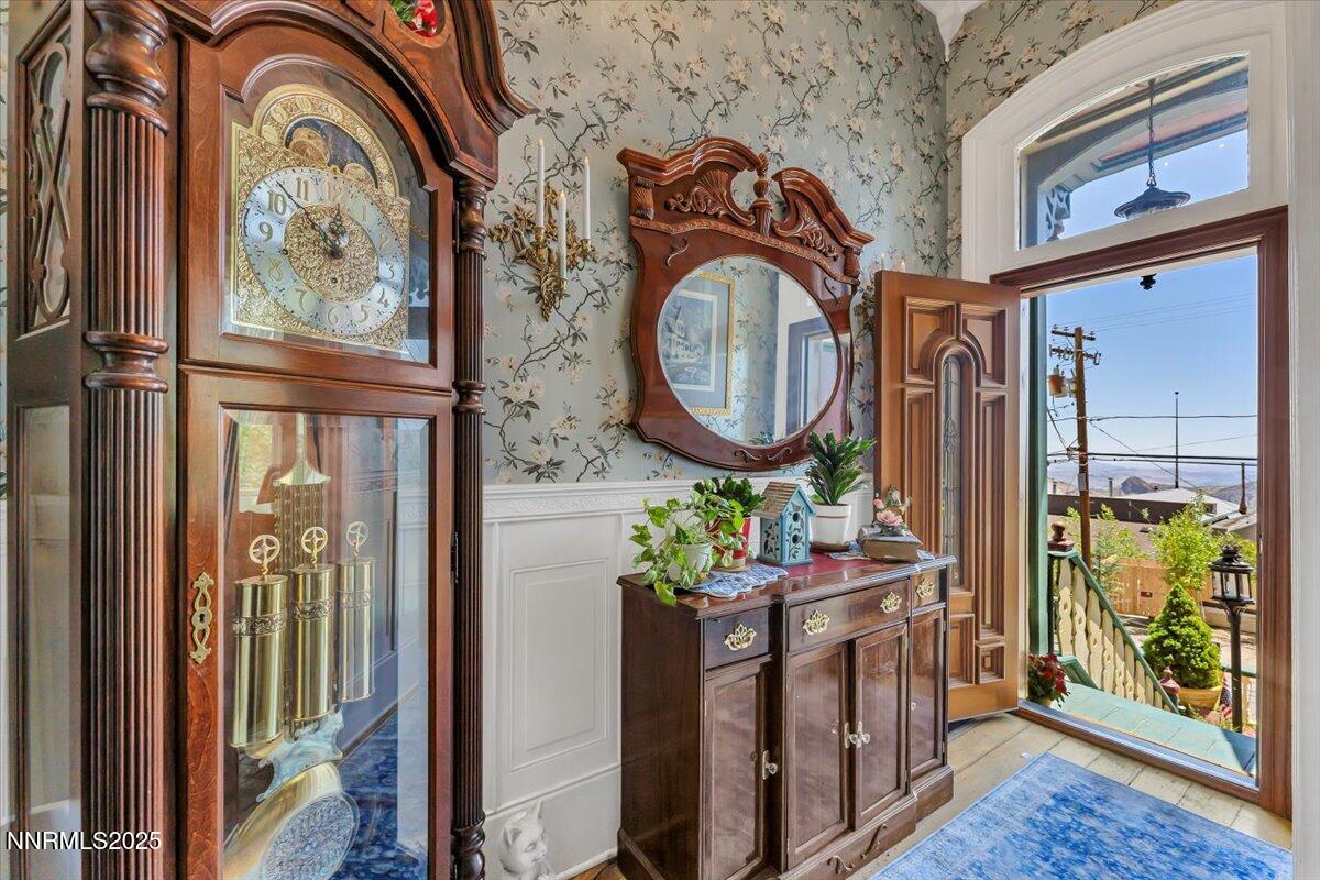 158 S B Street Property Photo 2