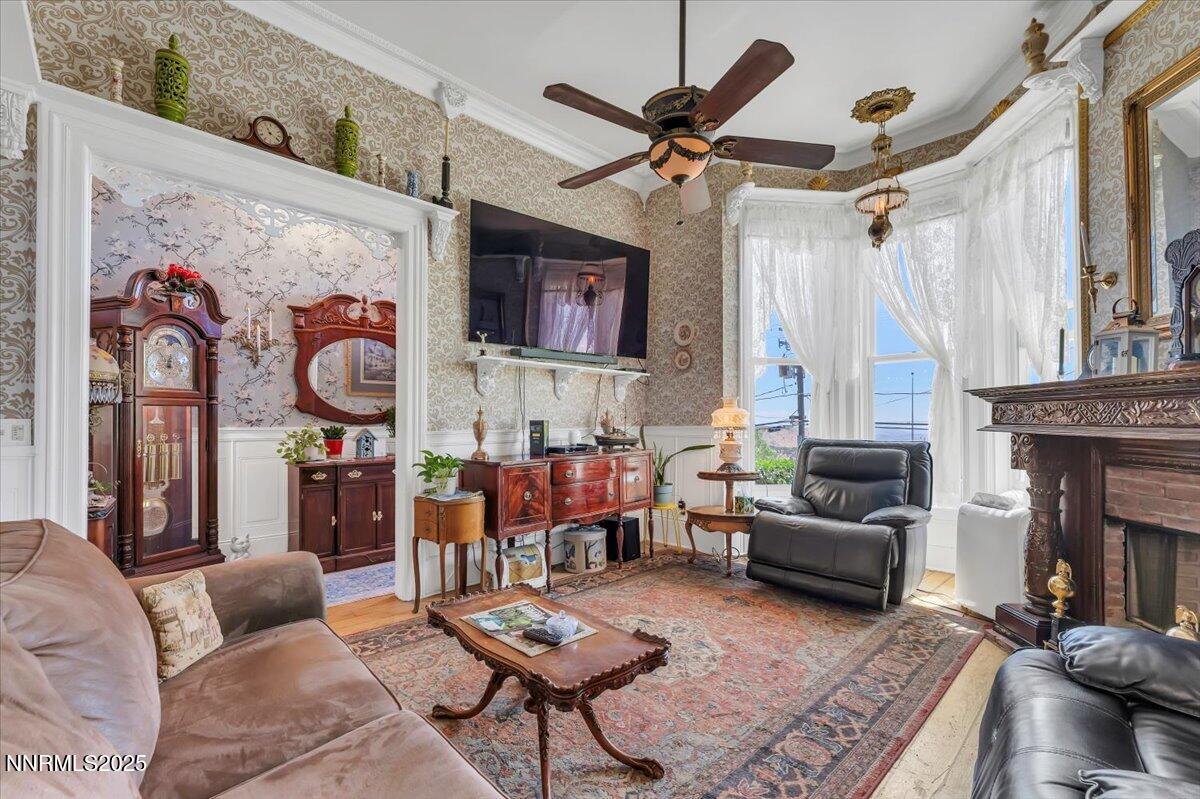 158 S B Street Property Photo 5