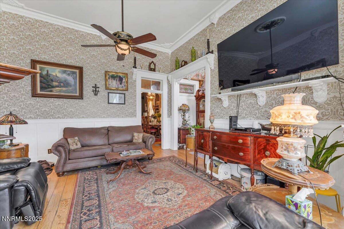 158 S B Street Property Photo 6