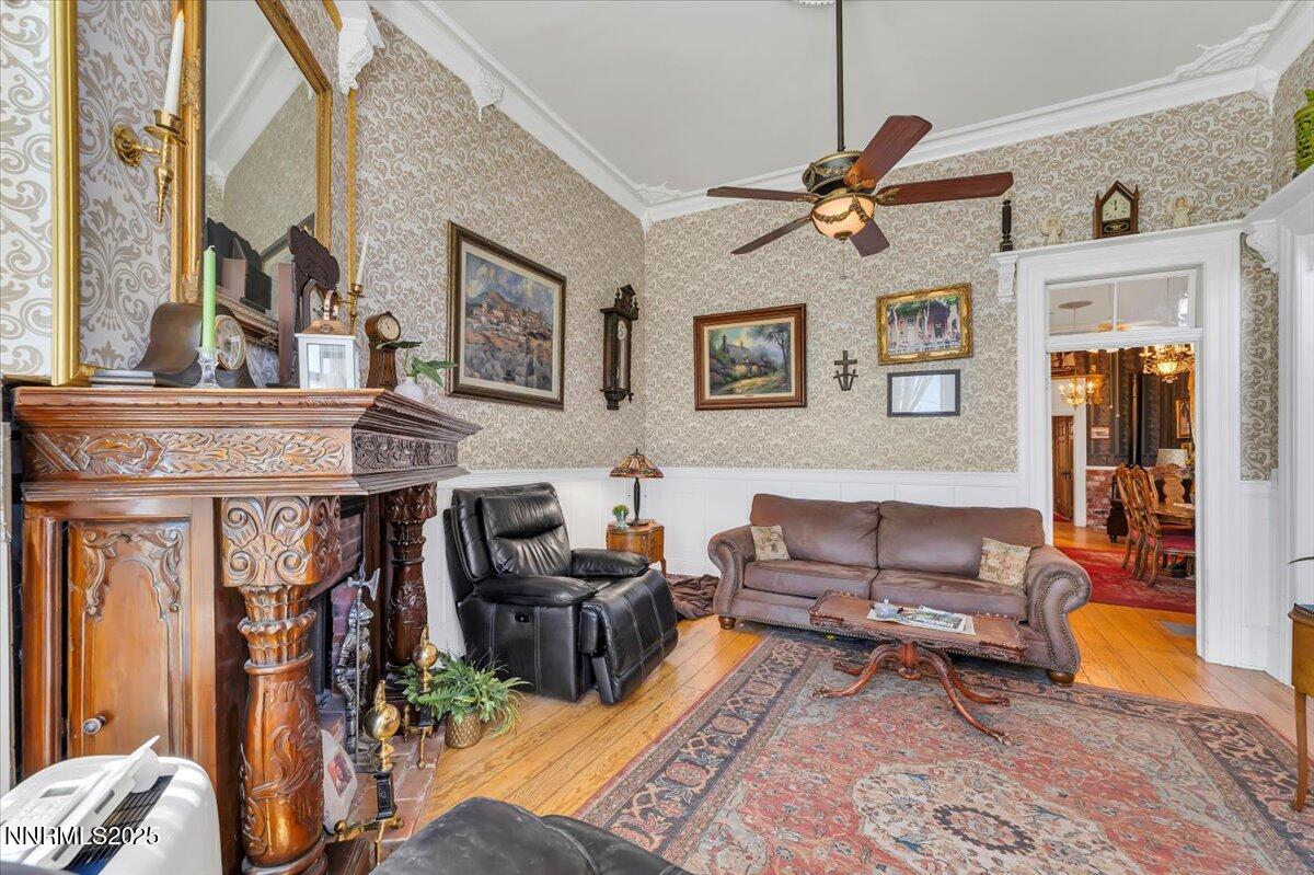 158 S B Street Property Photo 8