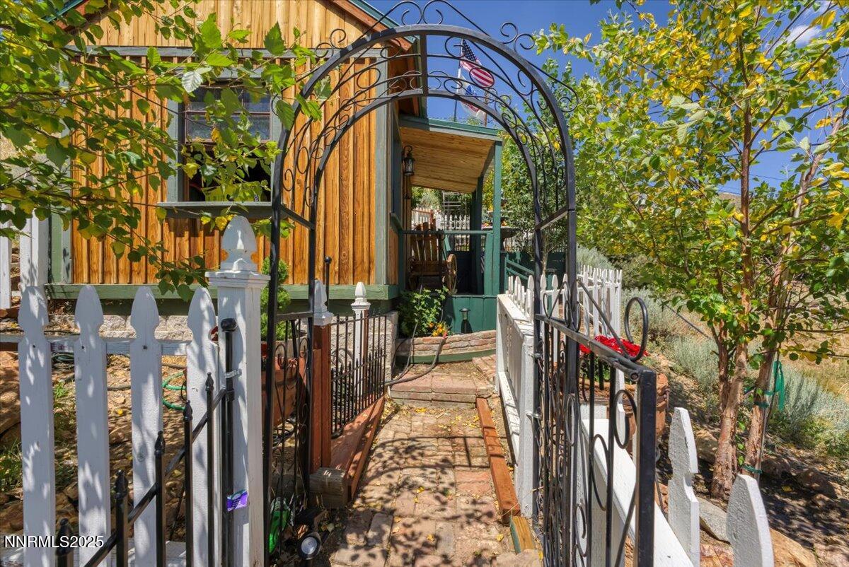 158 S B Street Property Photo 35