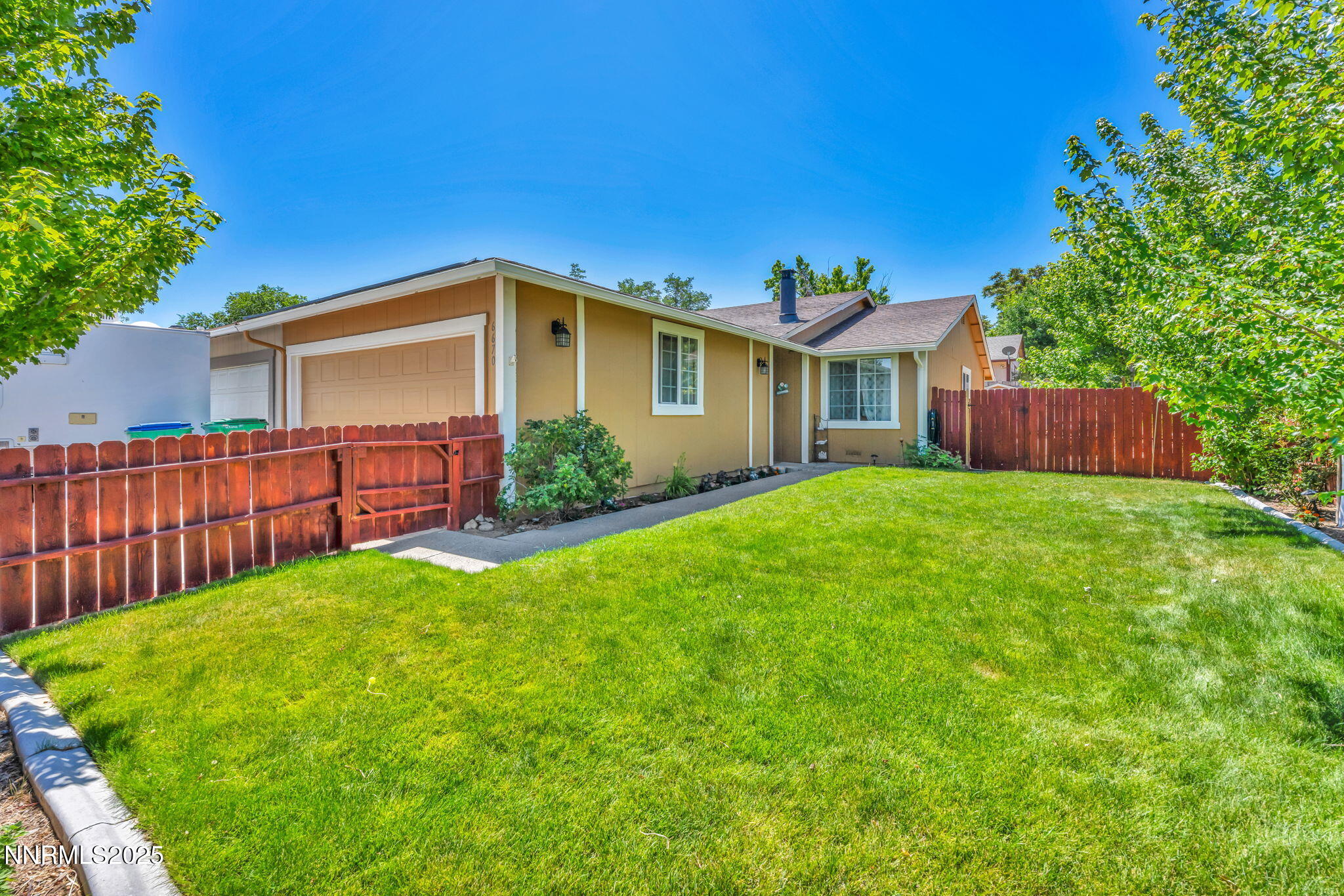 6670 Lotus Street Property Photo 1