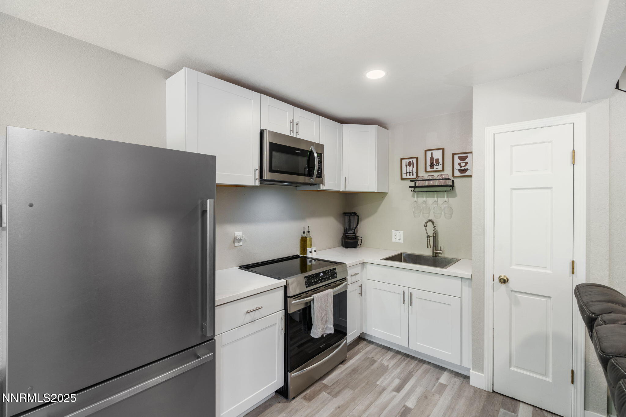 940 Jamaica Avenue Property Photo 1