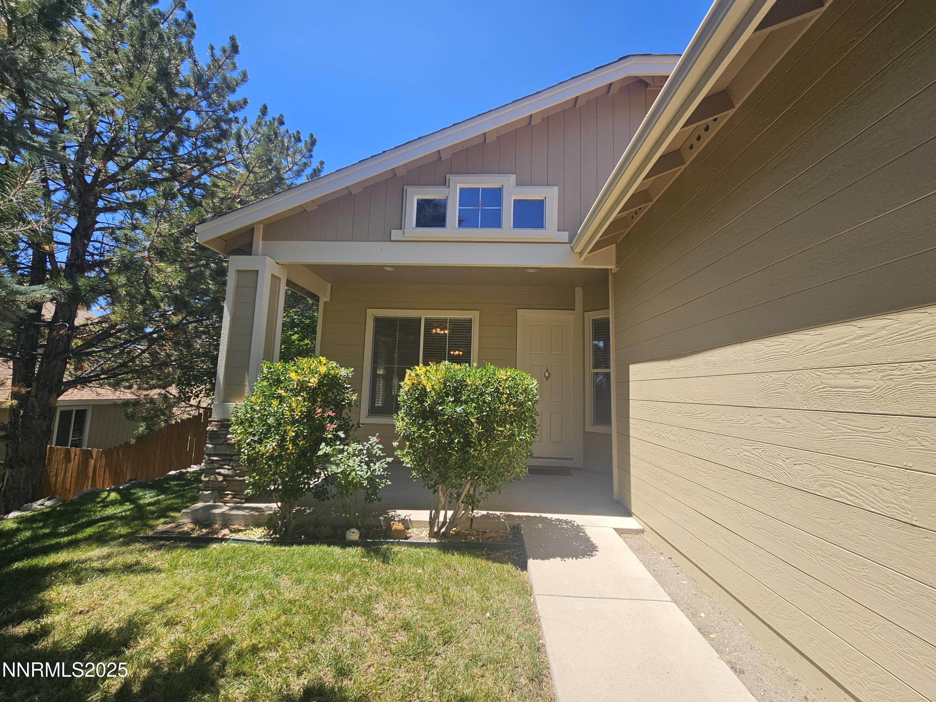 2735 Avenida De Landa Property Photo 2