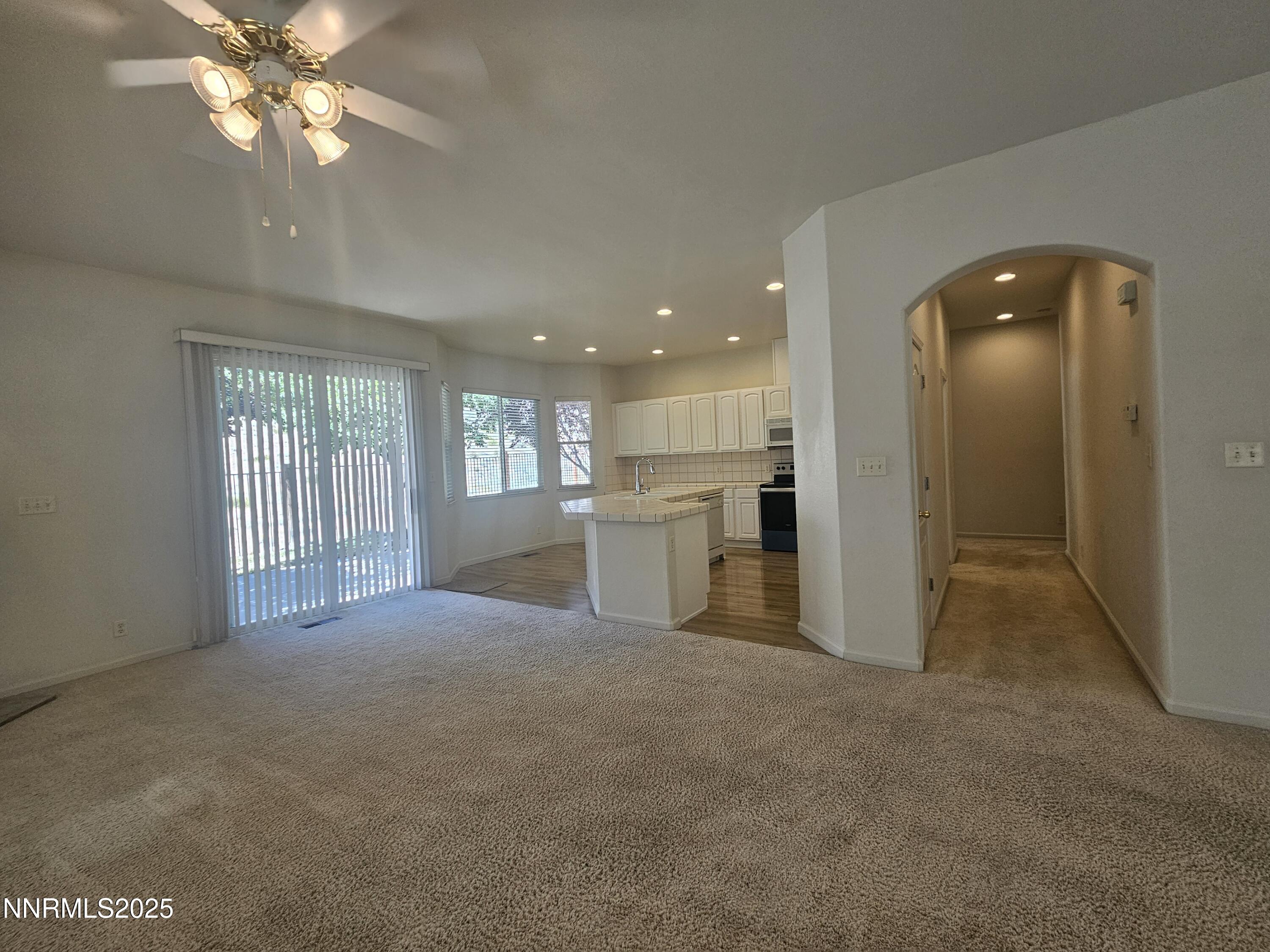 2735 Avenida De Landa Property Photo 9