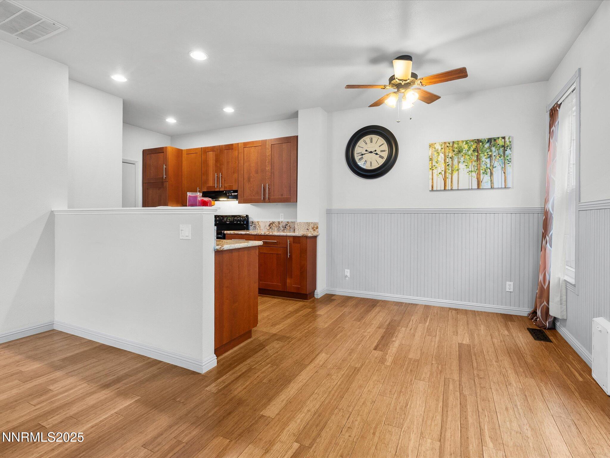 4325 Leeward Lane Property Photo 8
