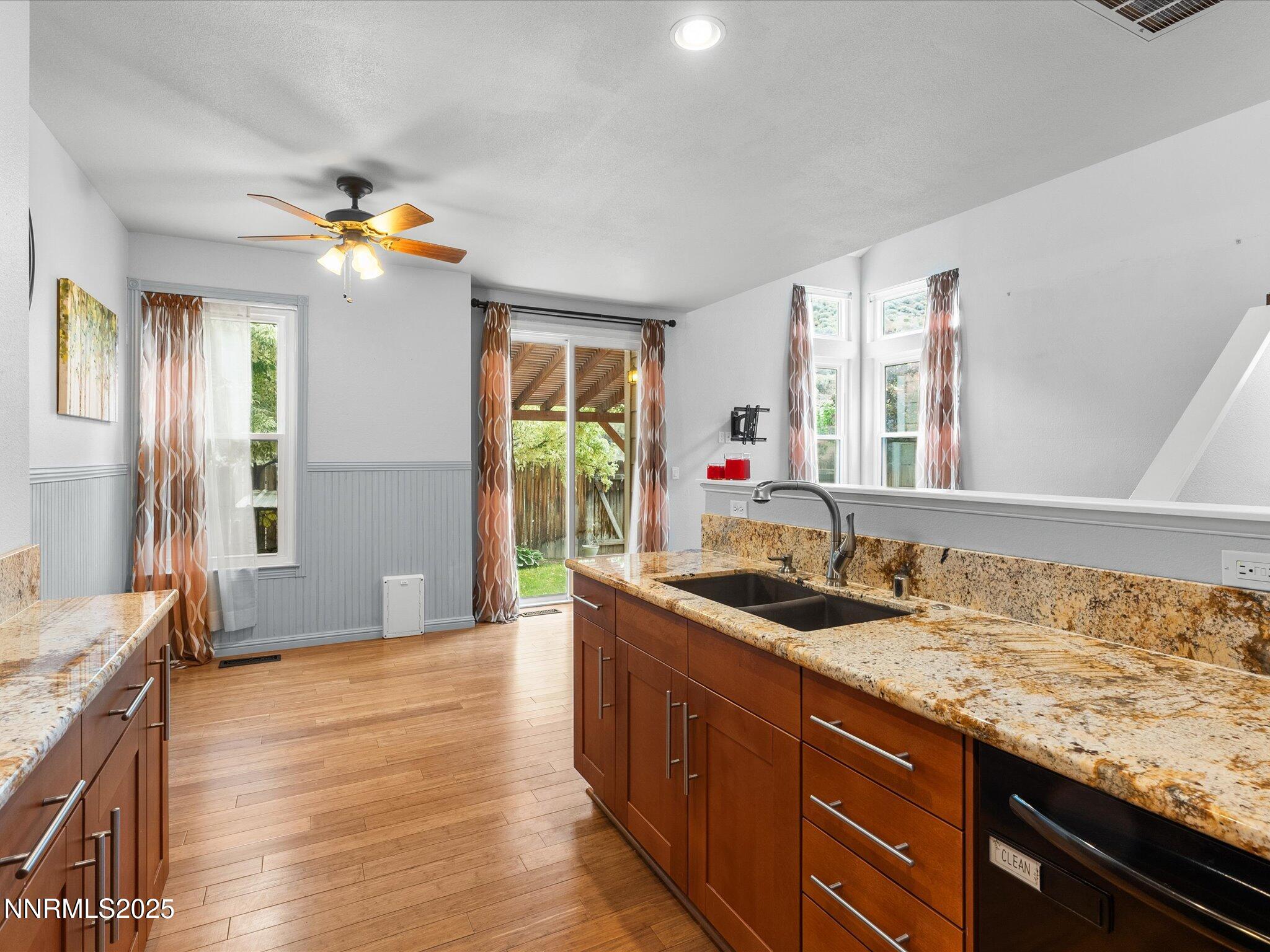 4325 Leeward Lane Property Photo 14