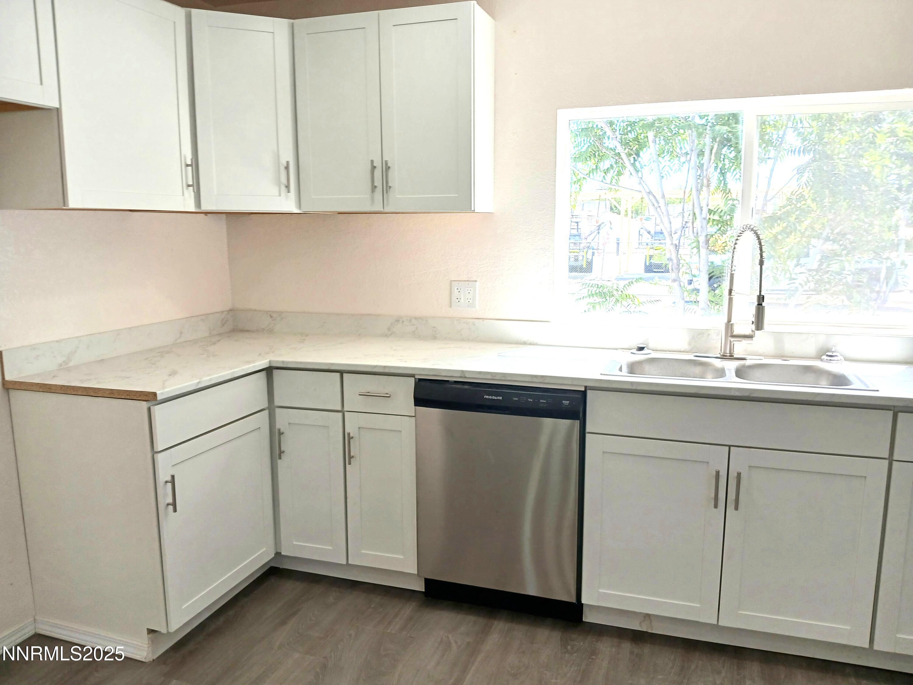635 Grinnel Avenue Property Photo 14