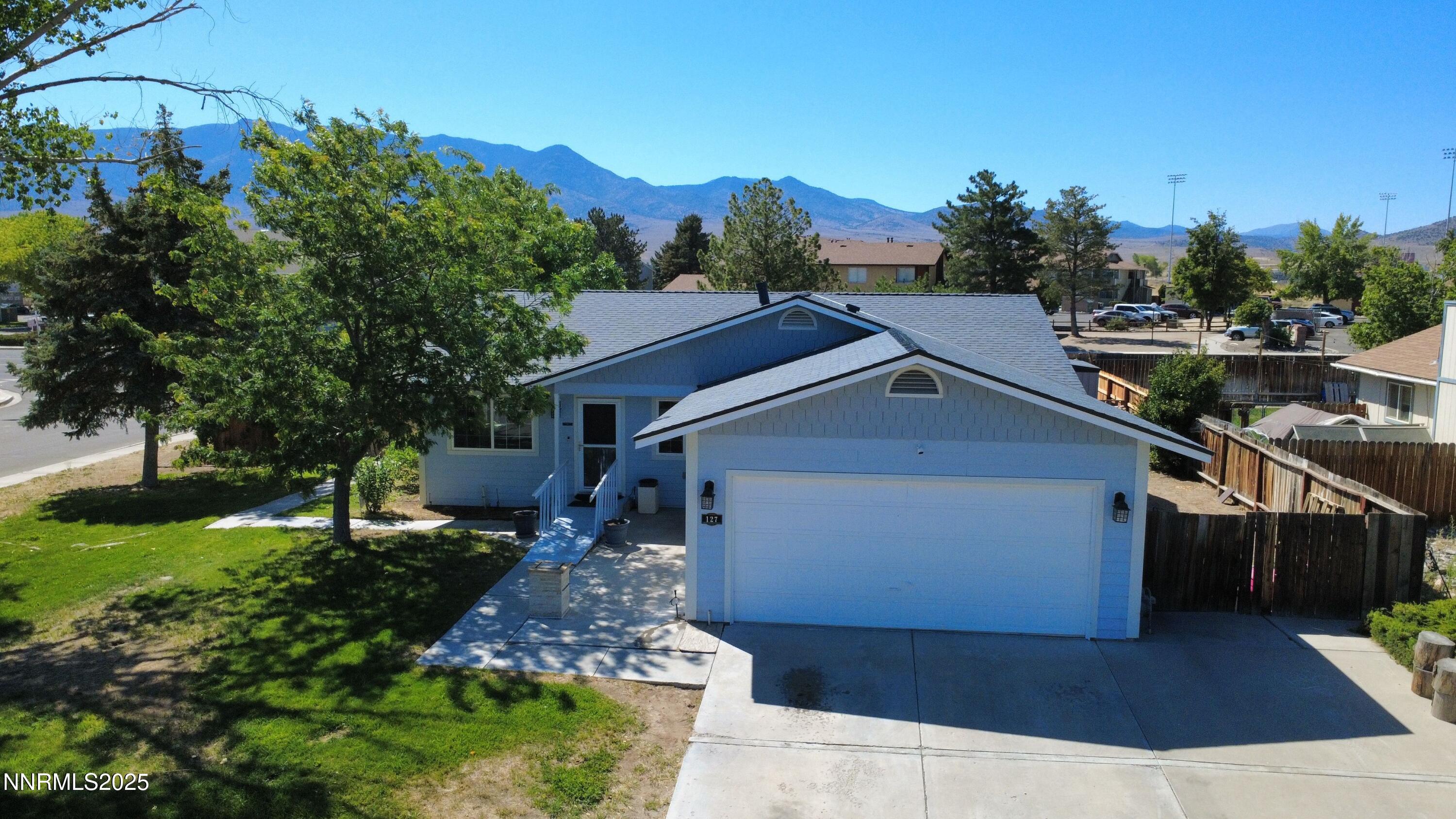 127 River Village Circle Property Photo 1