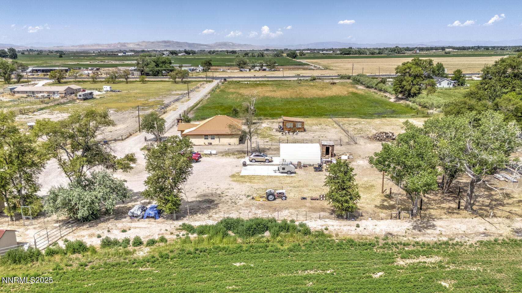 4525 Schurz Highway Property Photo 21
