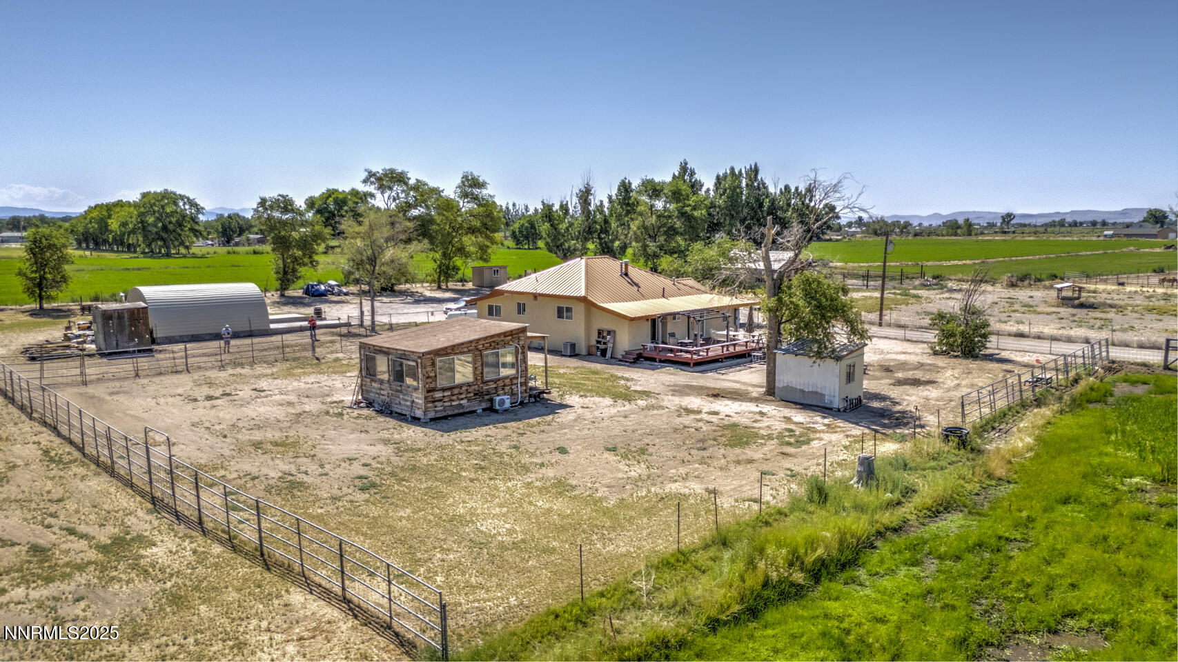4525 Schurz Highway Property Photo 24