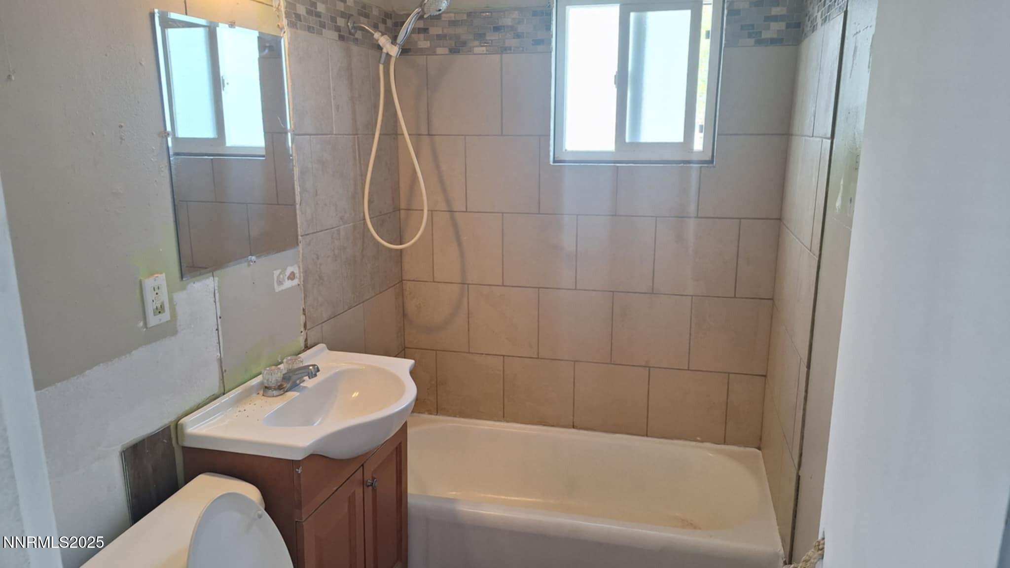 123 Hermansen Street Property Photo 12