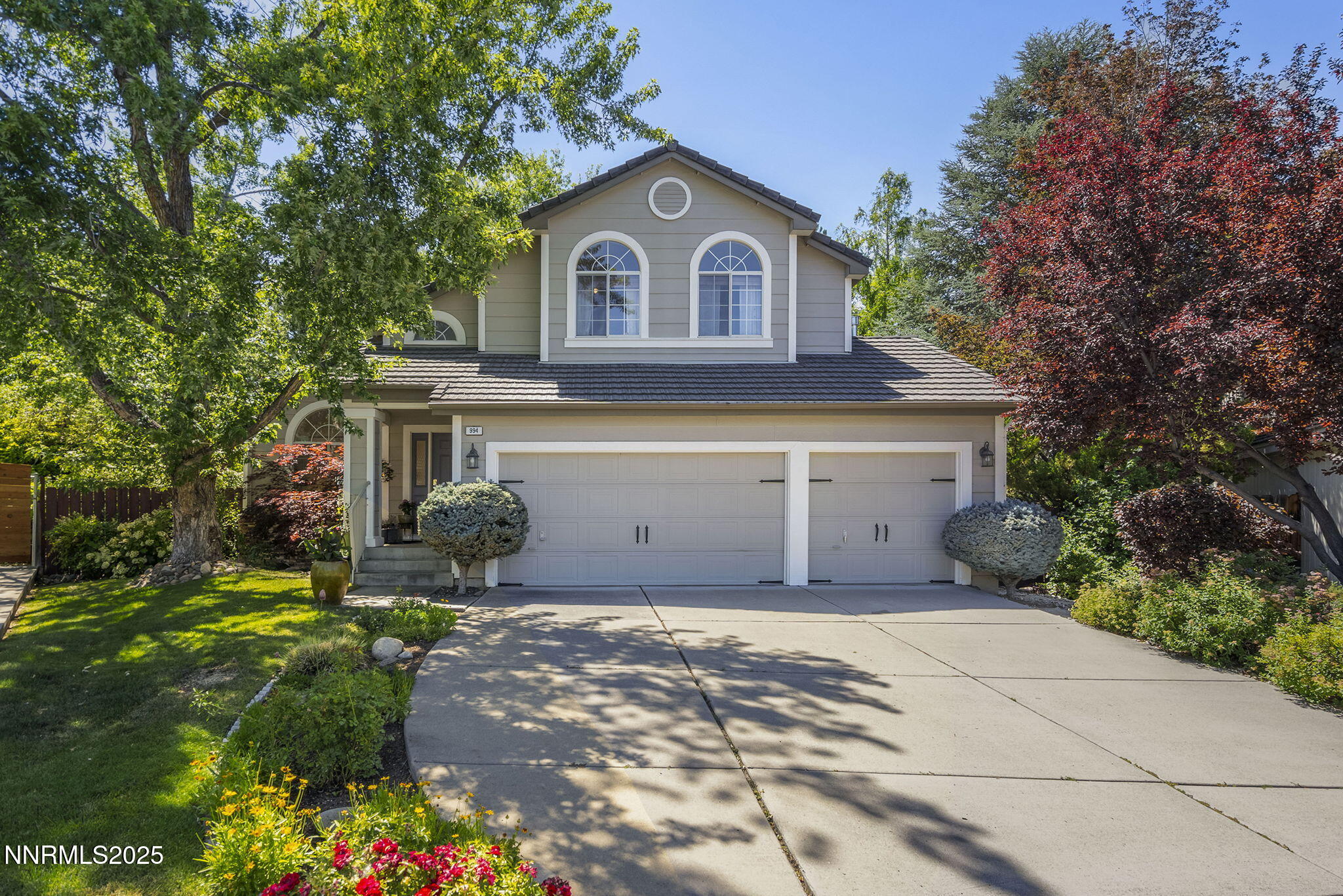 994 Mirror Lake Court Property Photo 1
