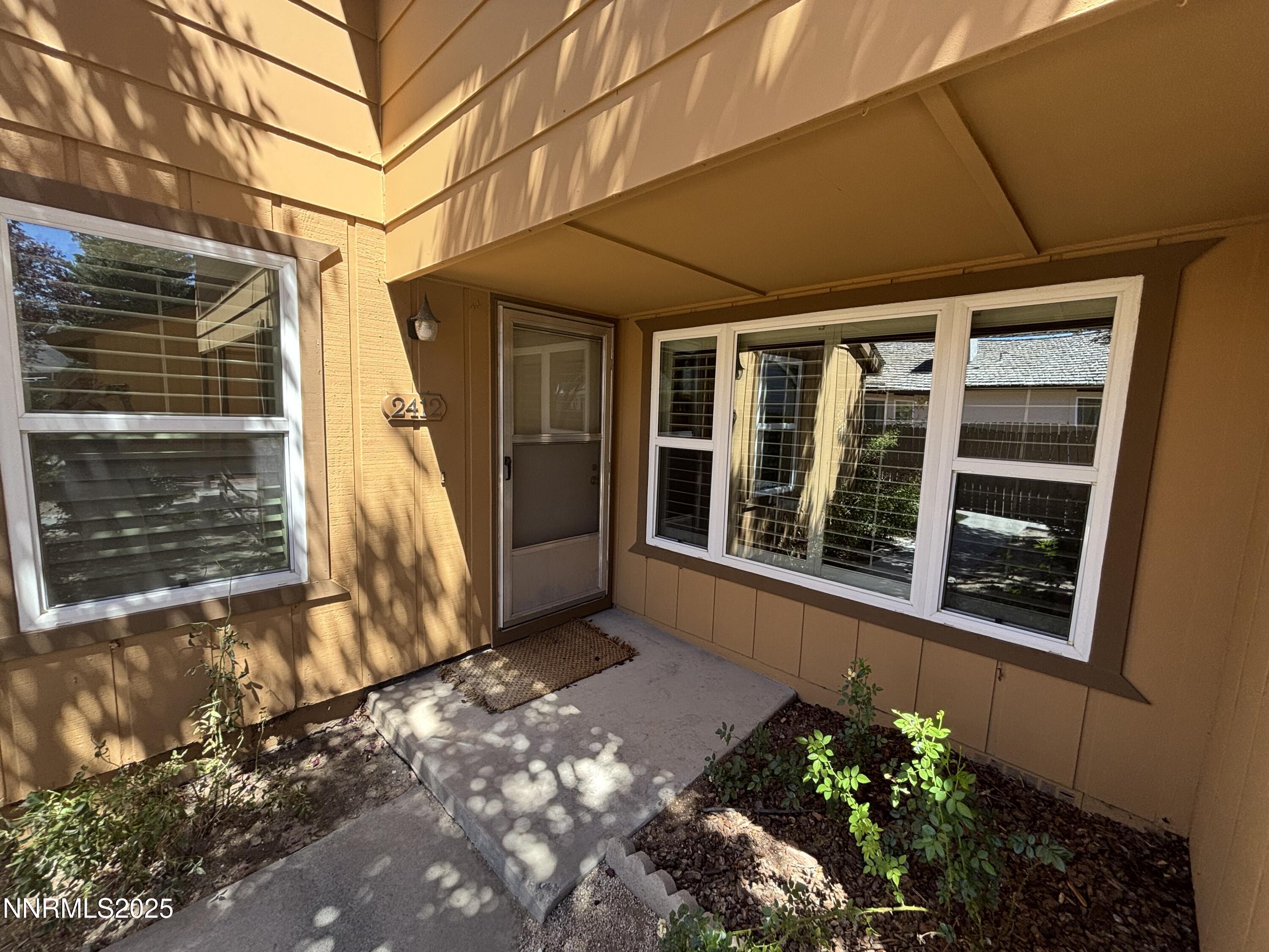 2412 Newcastle Way Property Photo 2